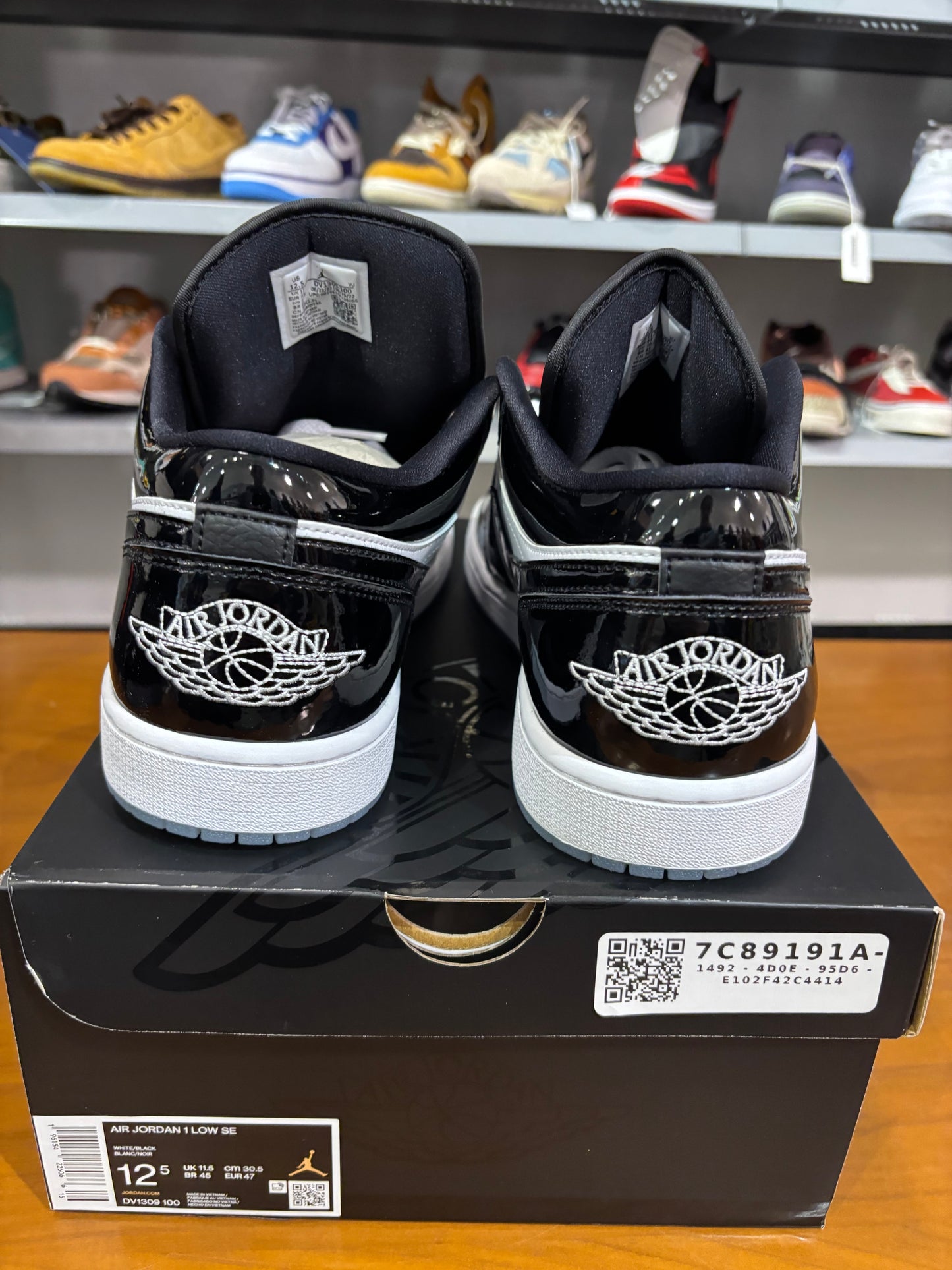 Air Jordan 1 Low Concord