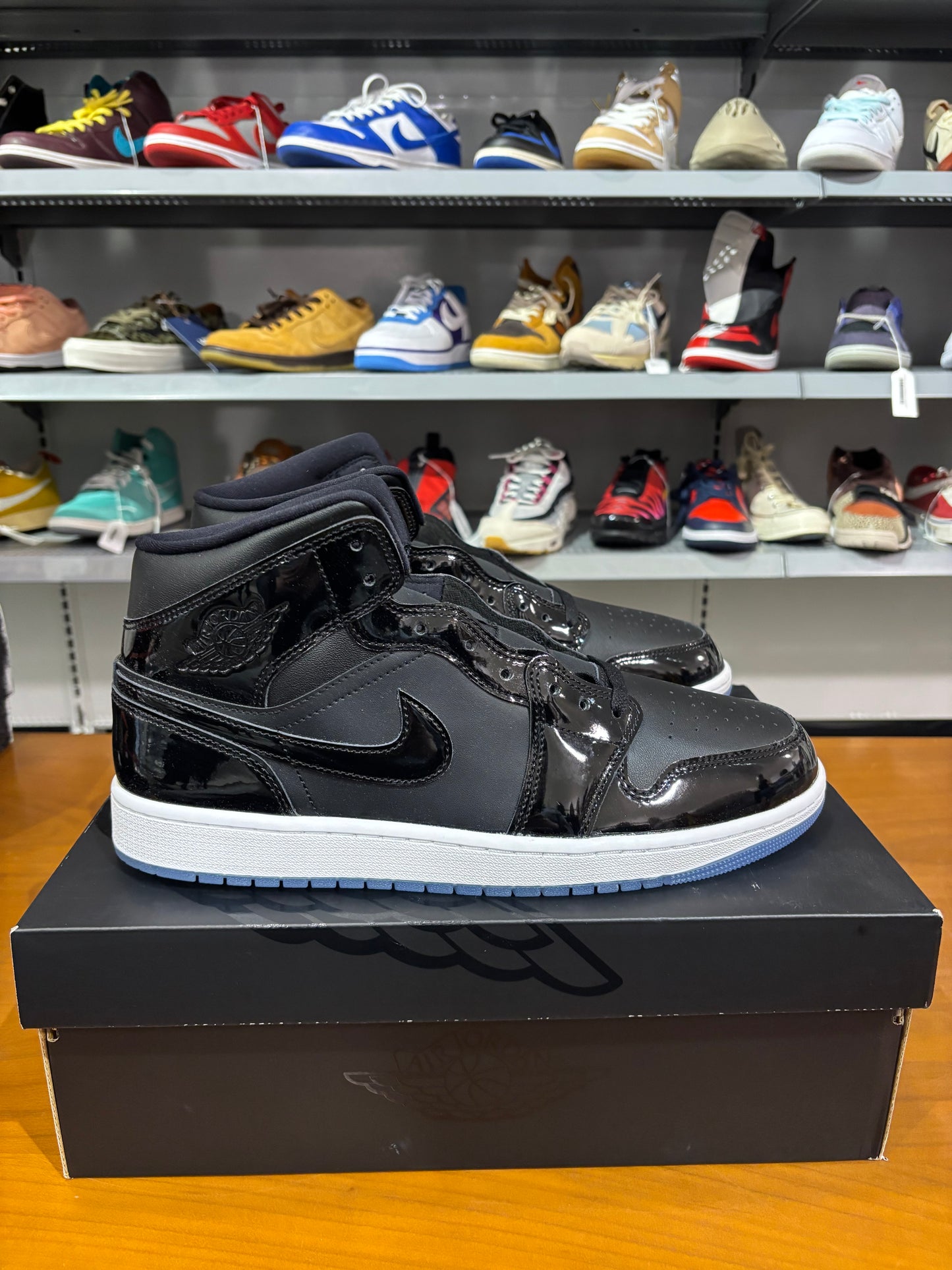 Air Jordan 1 Mid Space Jam