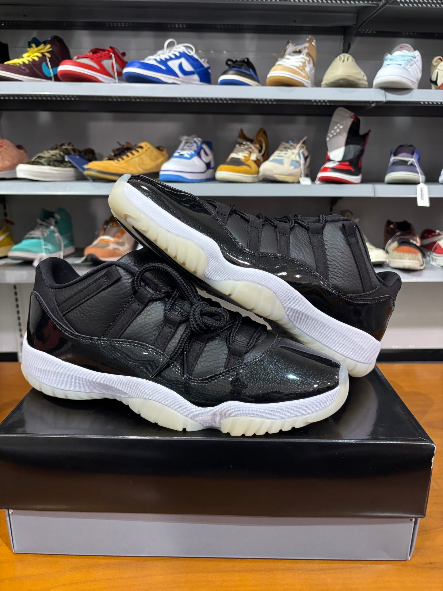 Air Jordan 11 Low 72-10