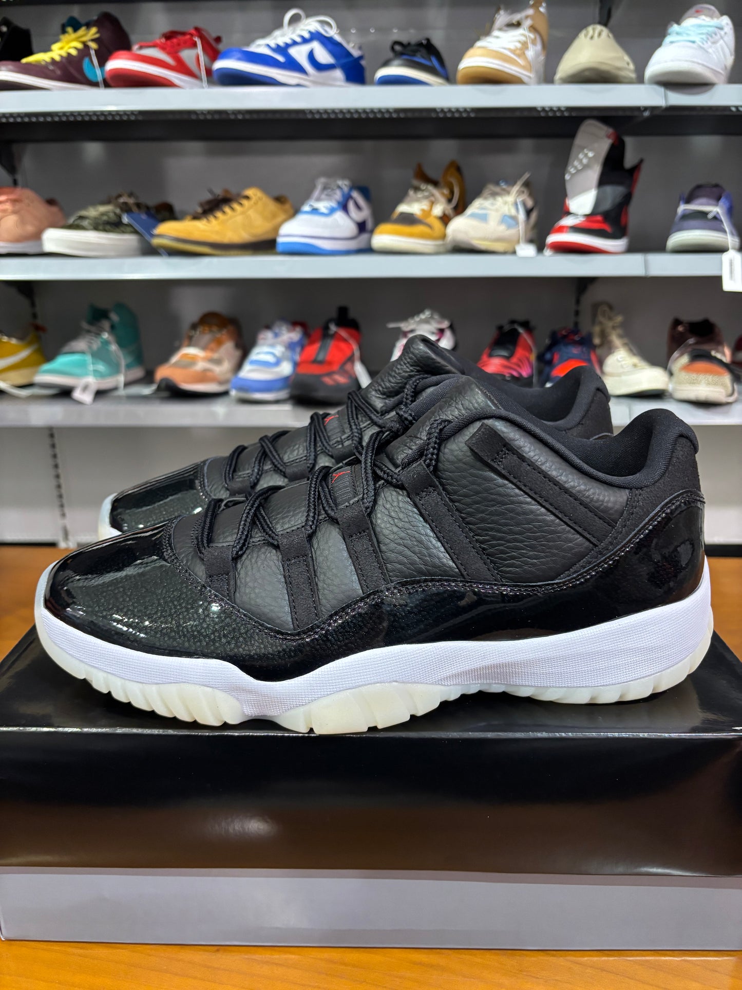 Air Jordan 11 Low 72-10