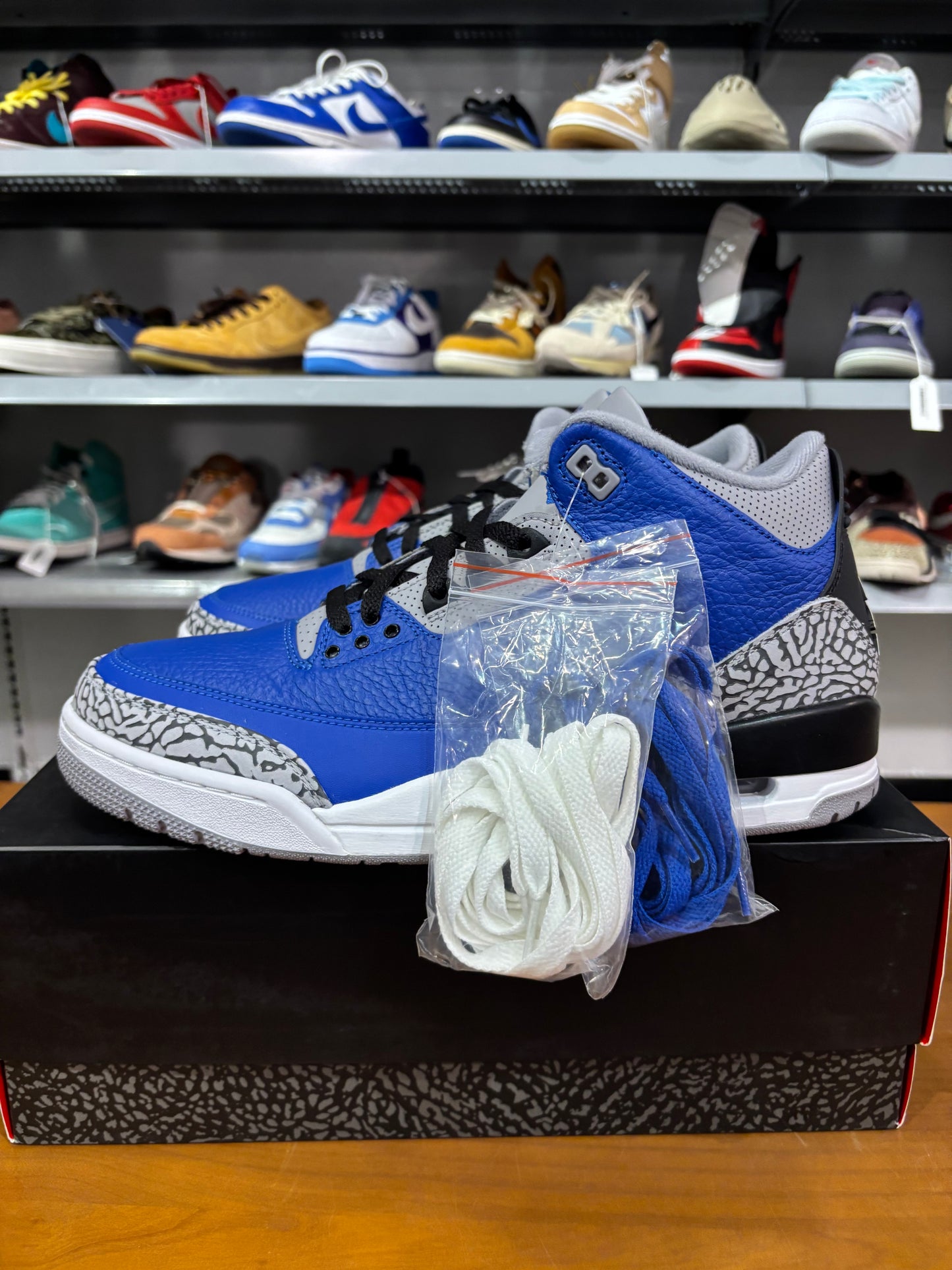 Air Jordan 3 Varisty Royal Cement