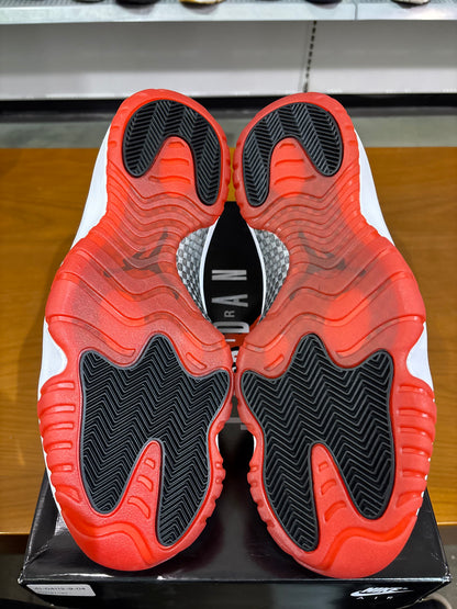 Air Jordan 11 Low Concord Bred