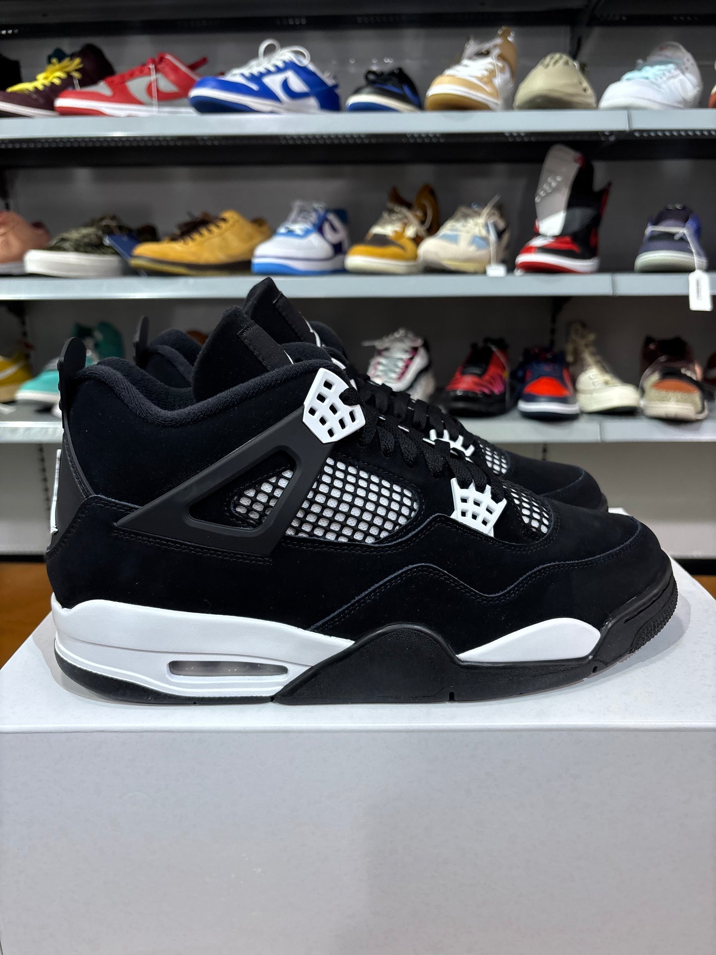 Air Jordan 4 White Thunder