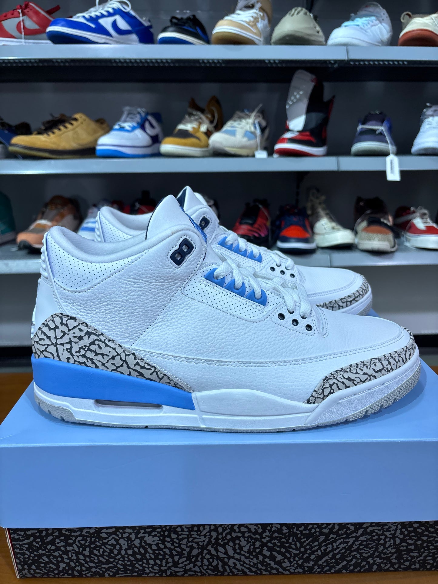 Air Jordan 3 UNC