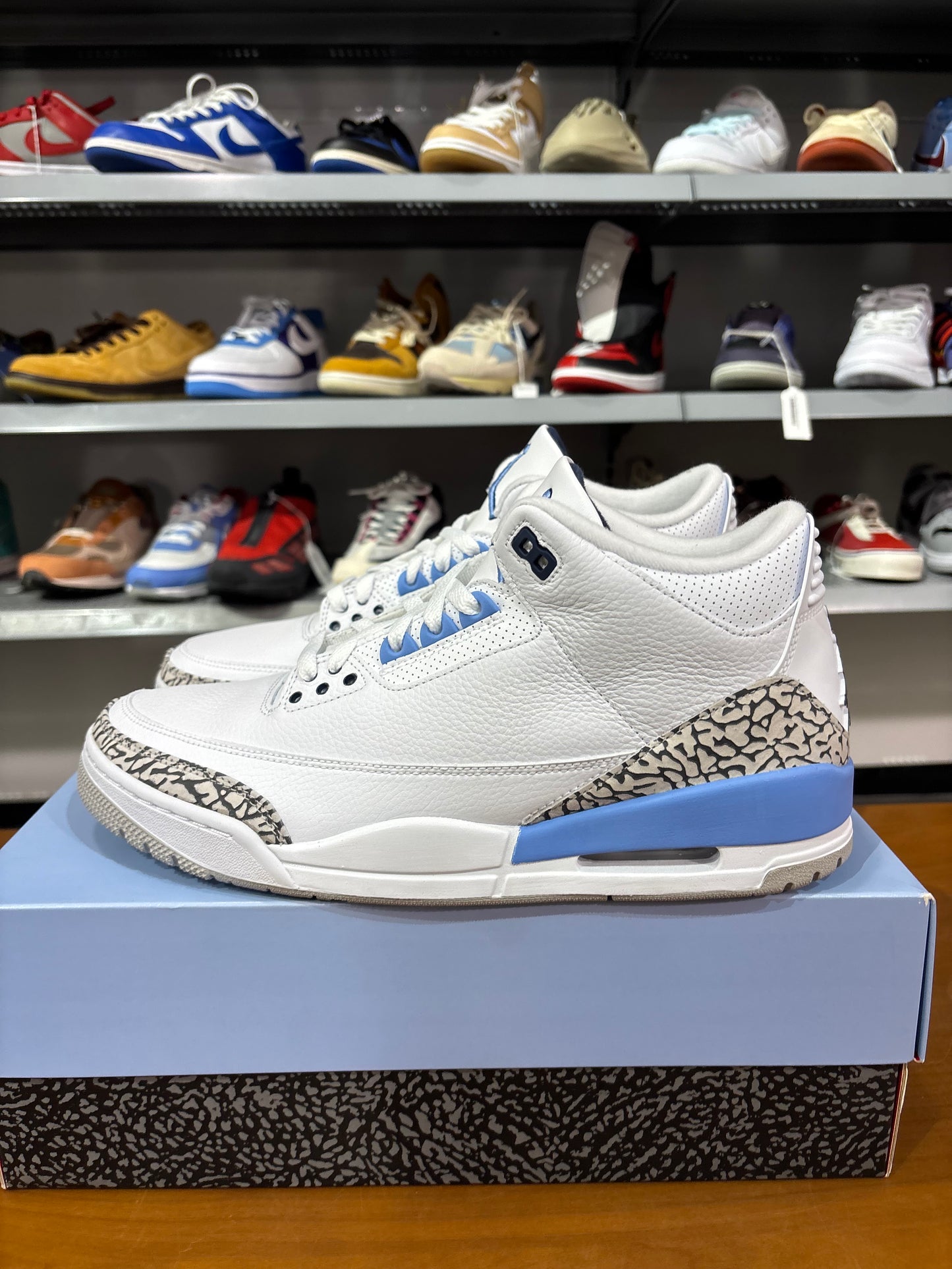 Air Jordan 3 UNC