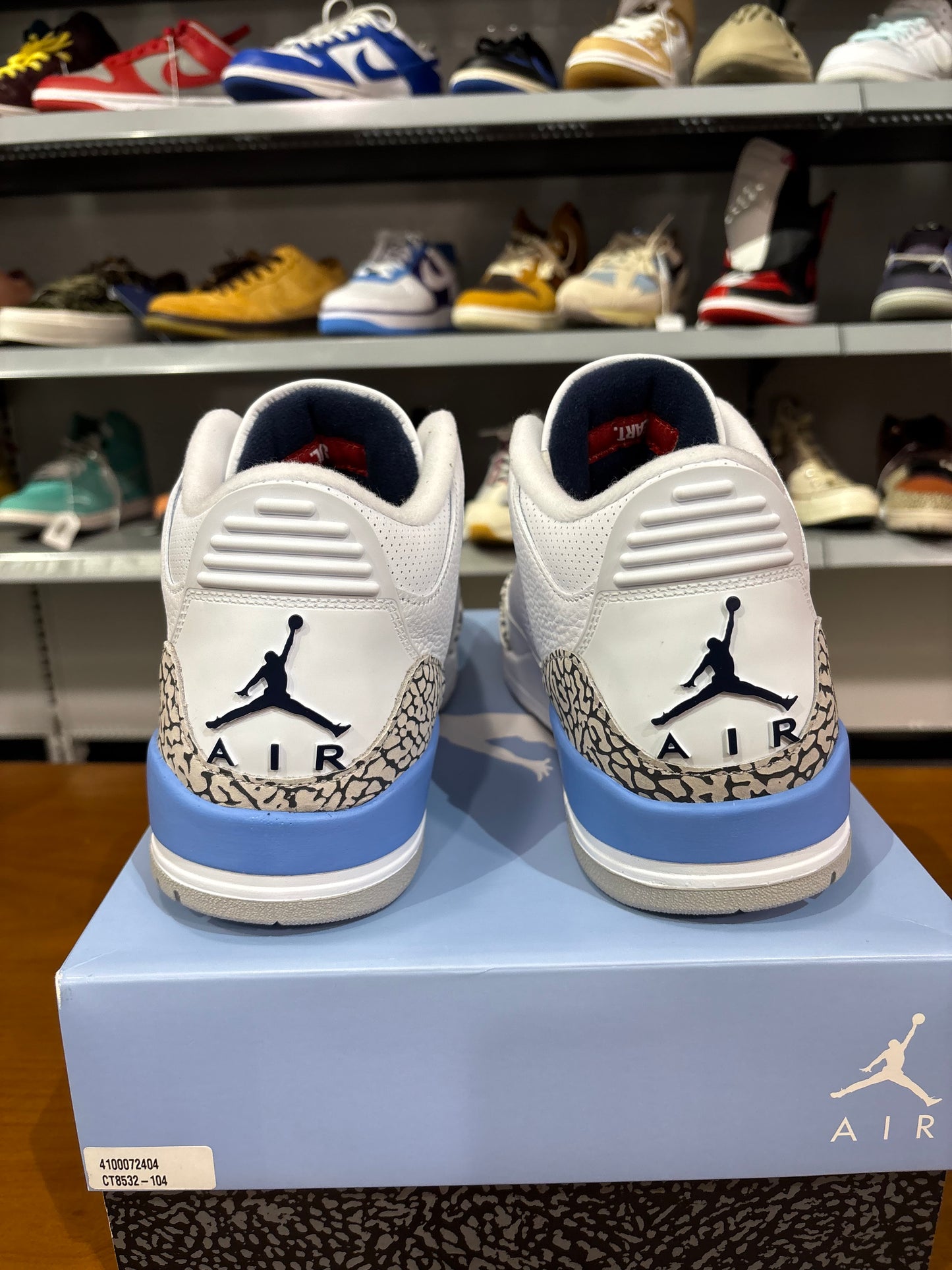 Air Jordan 3 UNC