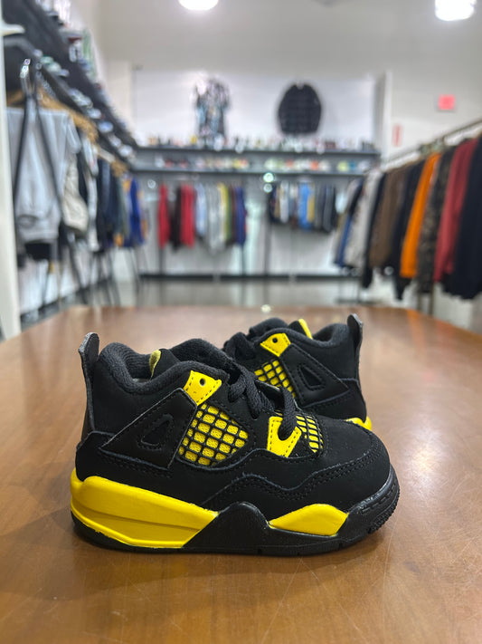 Air Jordan 4 Thunder