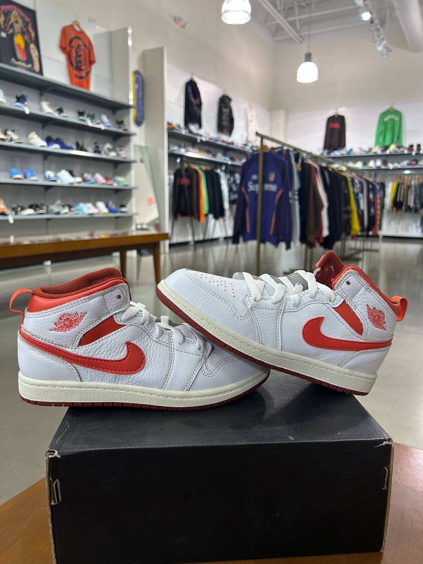 Air Jordan 1 Mid Light Dune