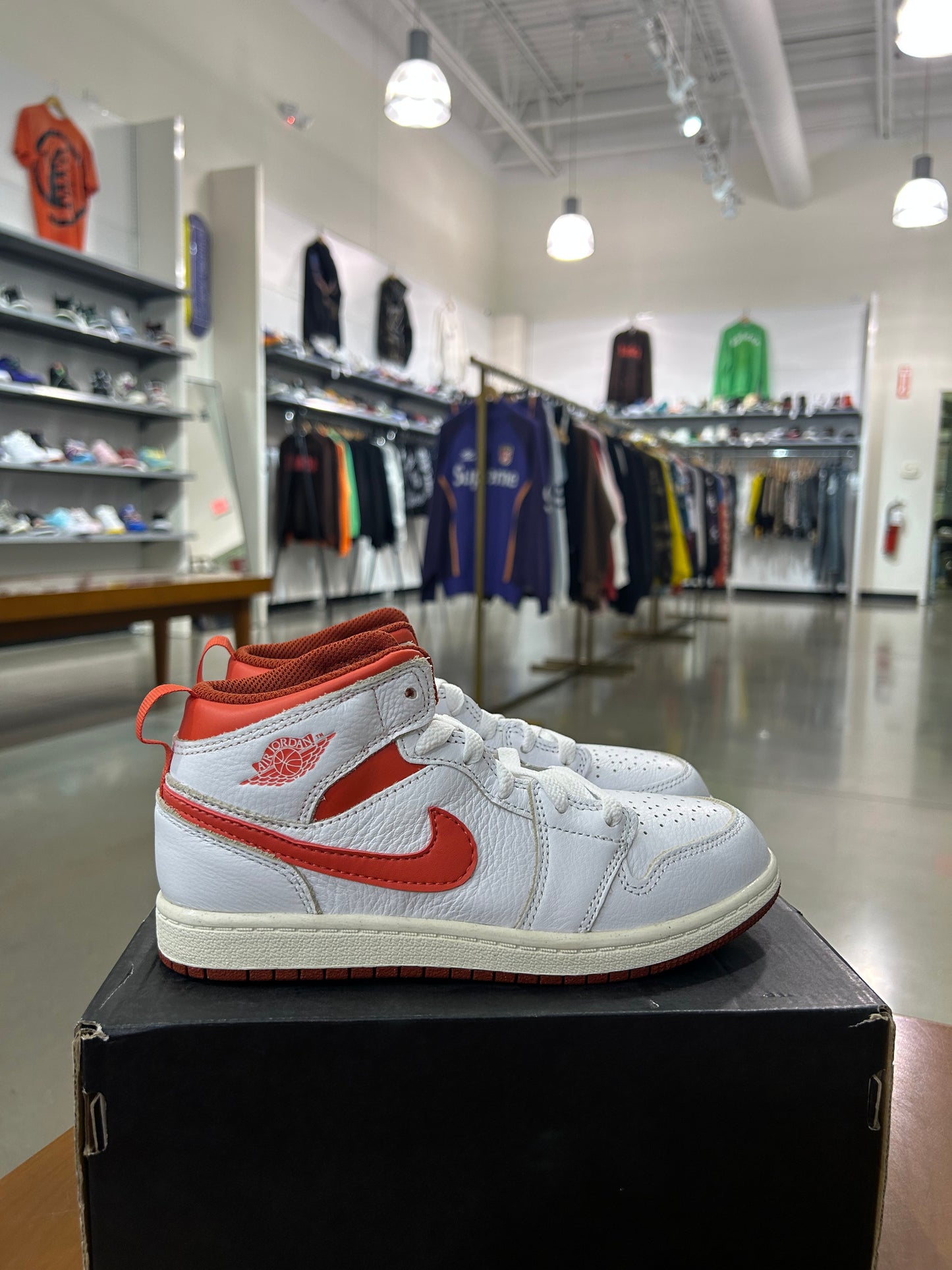 Air Jordan 1 Mid Light Dune