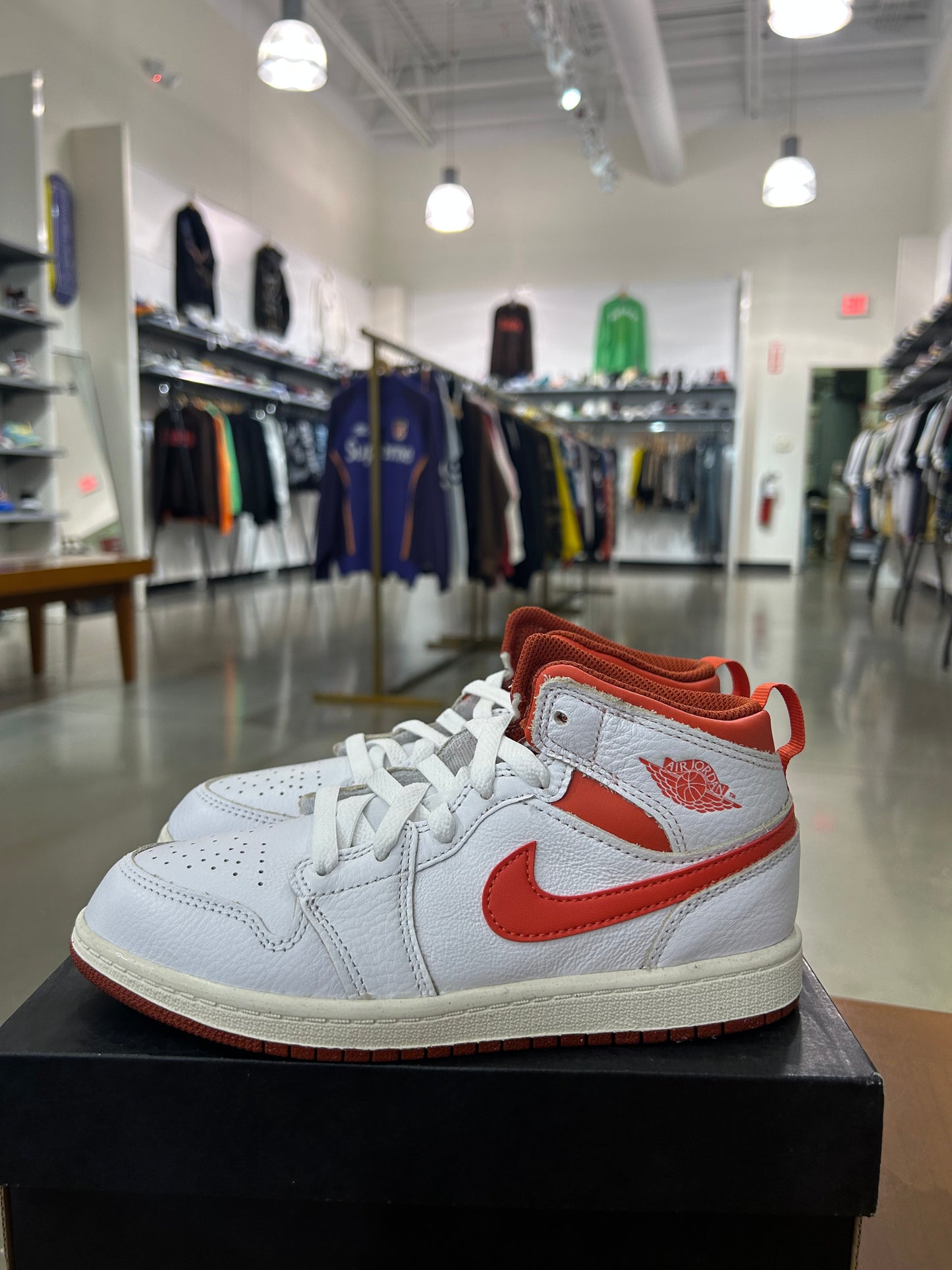 Air Jordan 1 Mid Light Dune