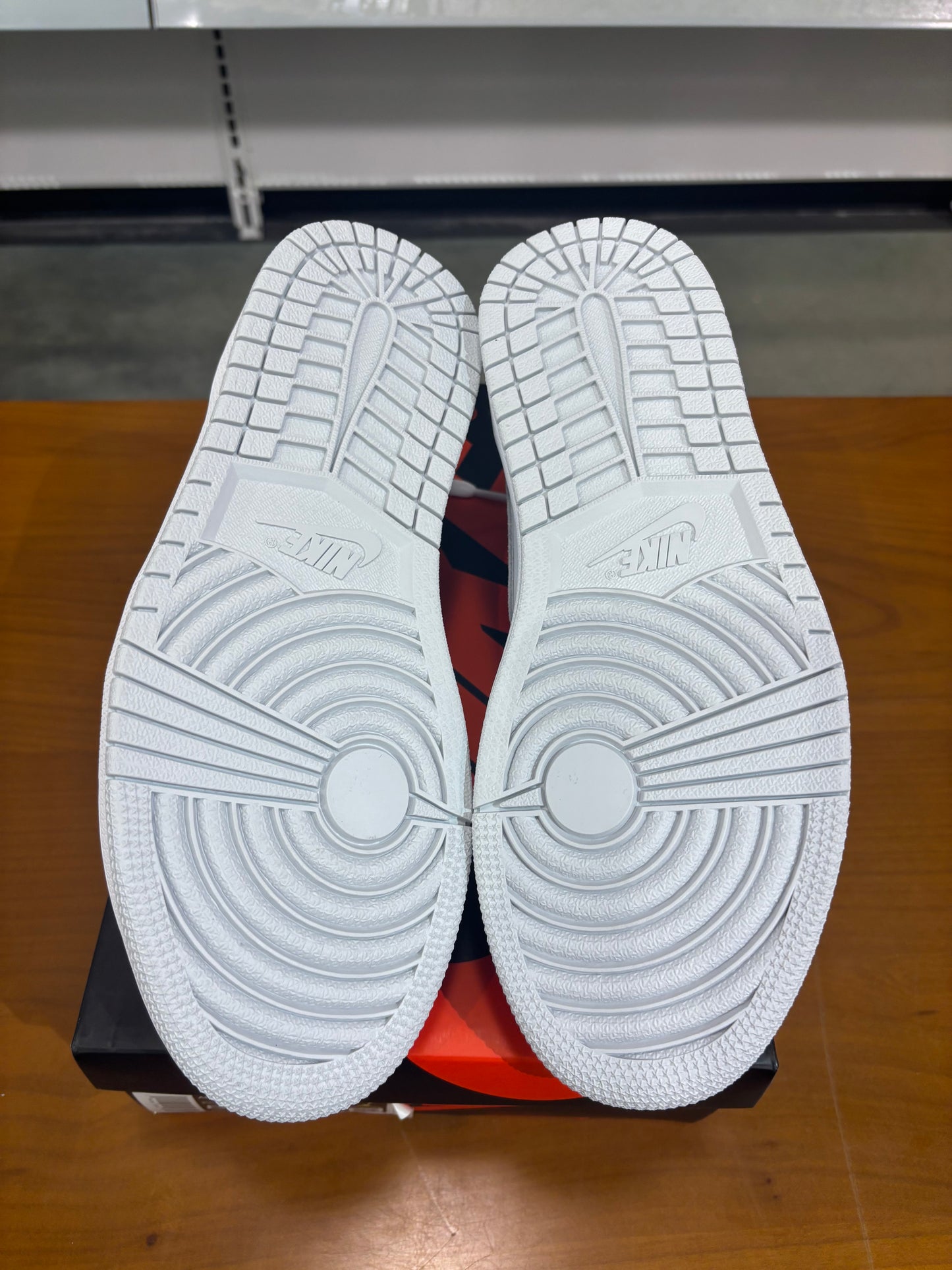 Air Jordan 1 Low OG Neutral Grey (2024)