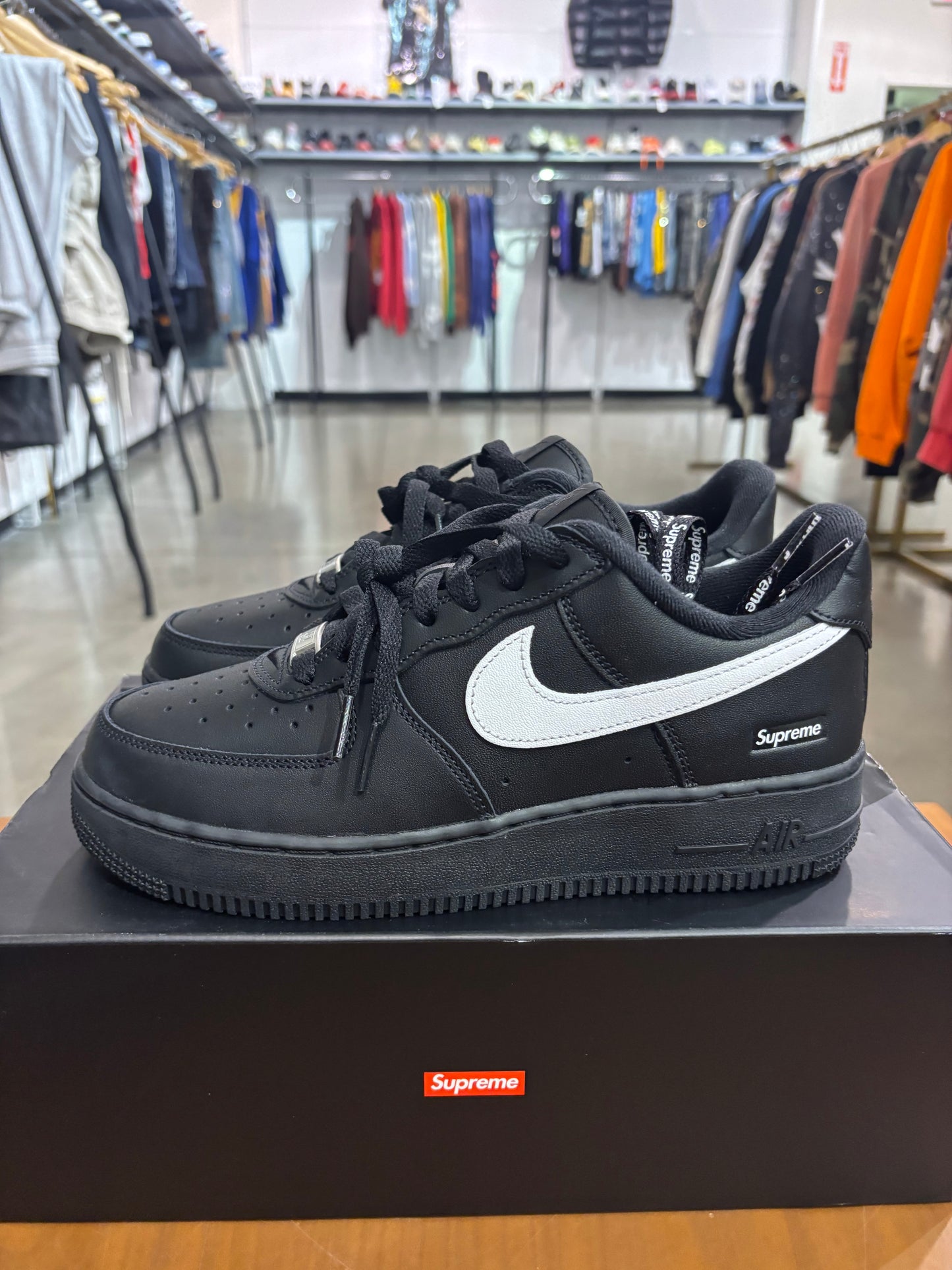 Supreme Air Force 1 Low Black (White Swoosh)