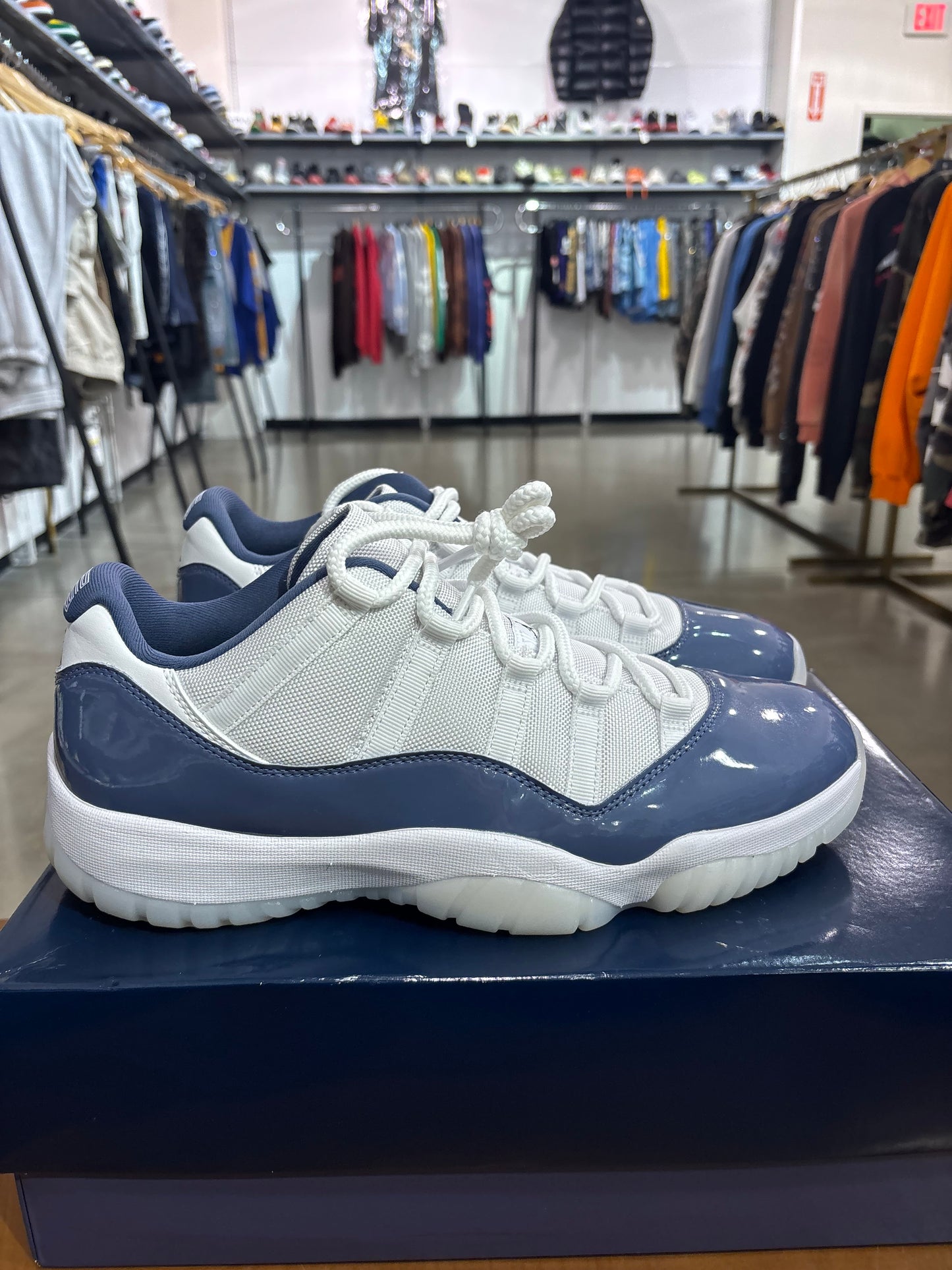 Air Jordan 11 Low Diffused Blue