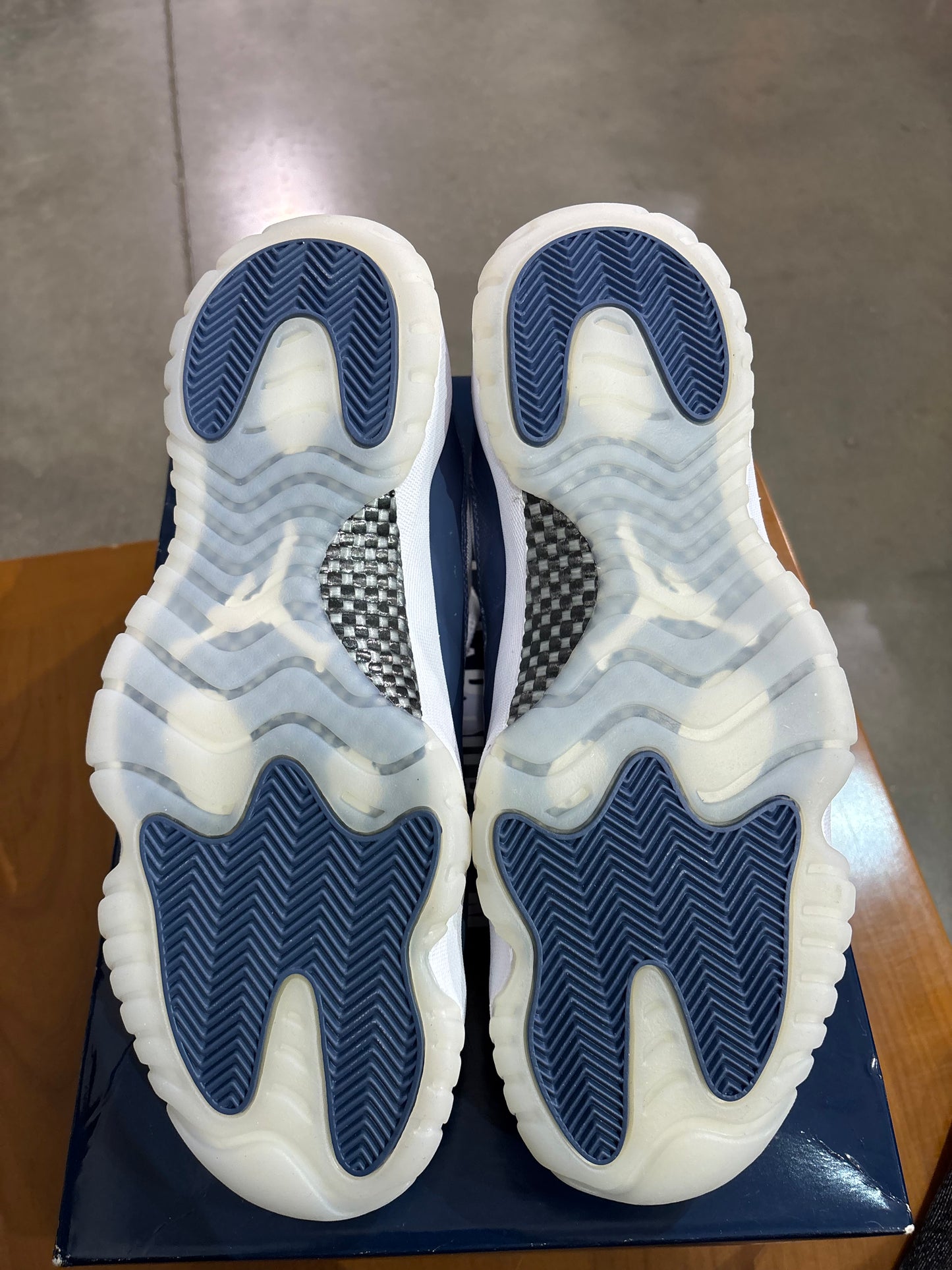Air Jordan 11 Low Diffused Blue