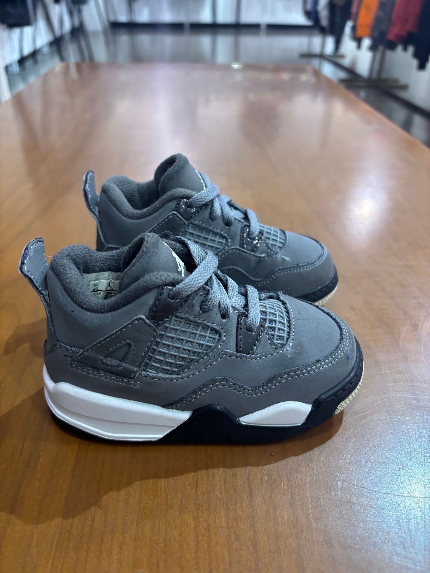 Preowned Air Jordan 4 Cool Grey