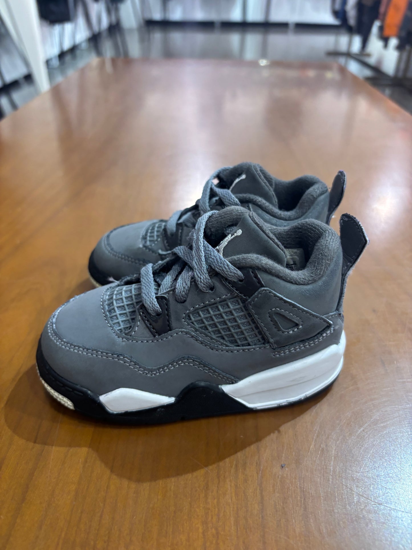 Preowned Air Jordan 4 Cool Grey