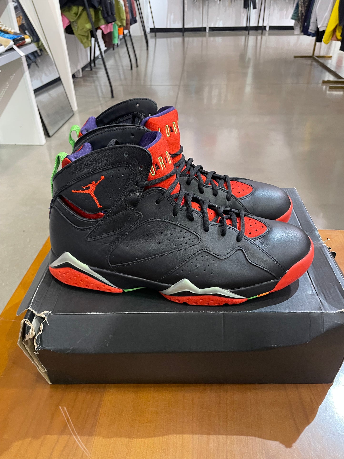 Preowned Air Jordan 7 Marvin The Martian