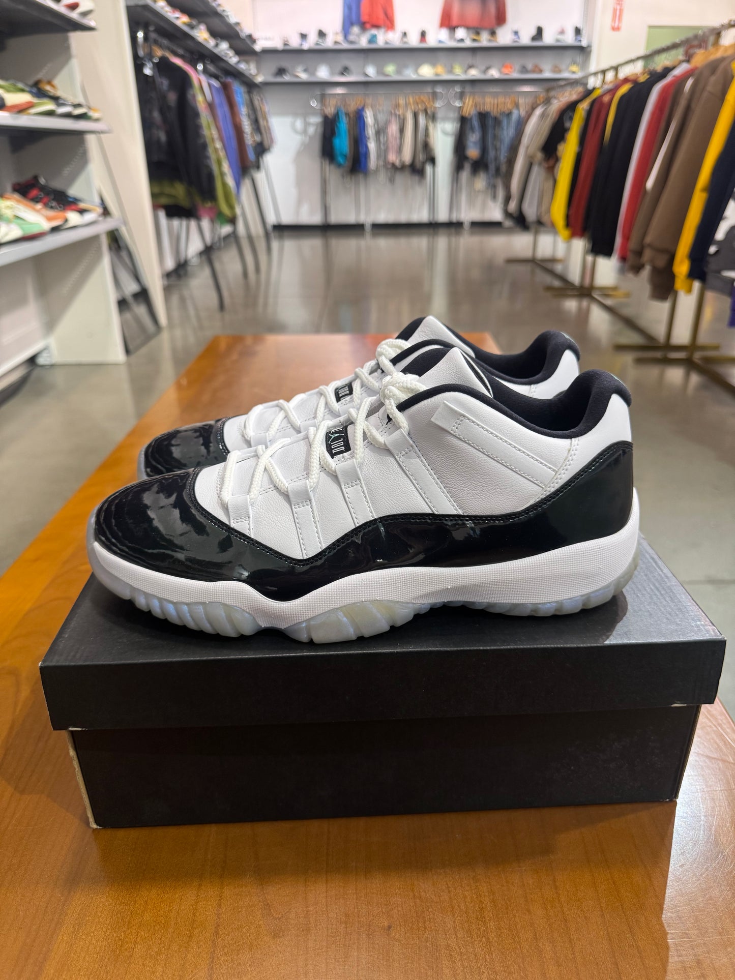 Air Jordan 11 Low Iridescent