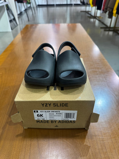 Yeezy Slide Dark Onyx
