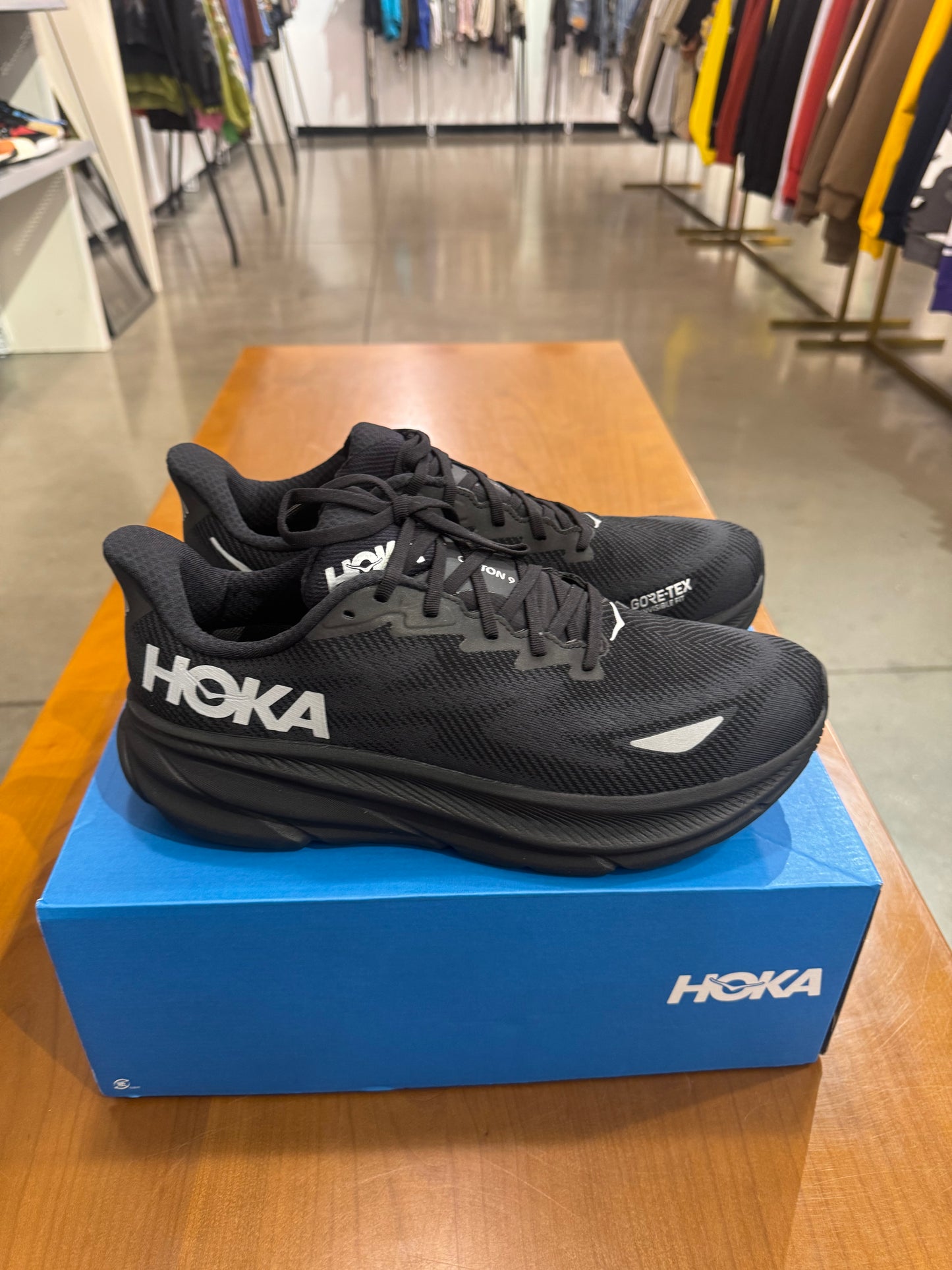HOKA Clifton 9 GORE-TEX Triple Black
