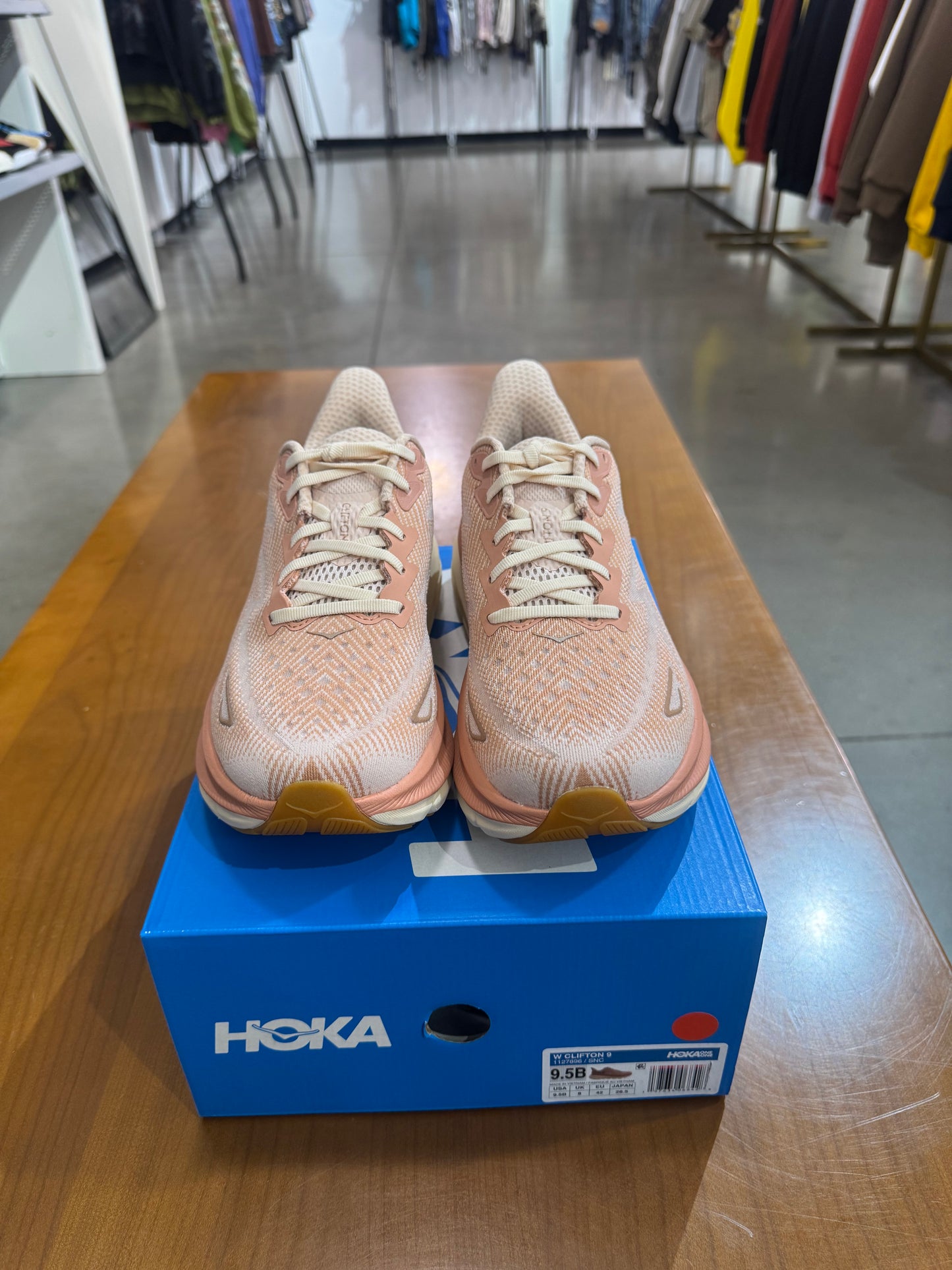 HOKA One One Clifton 9 Sandstone Cream