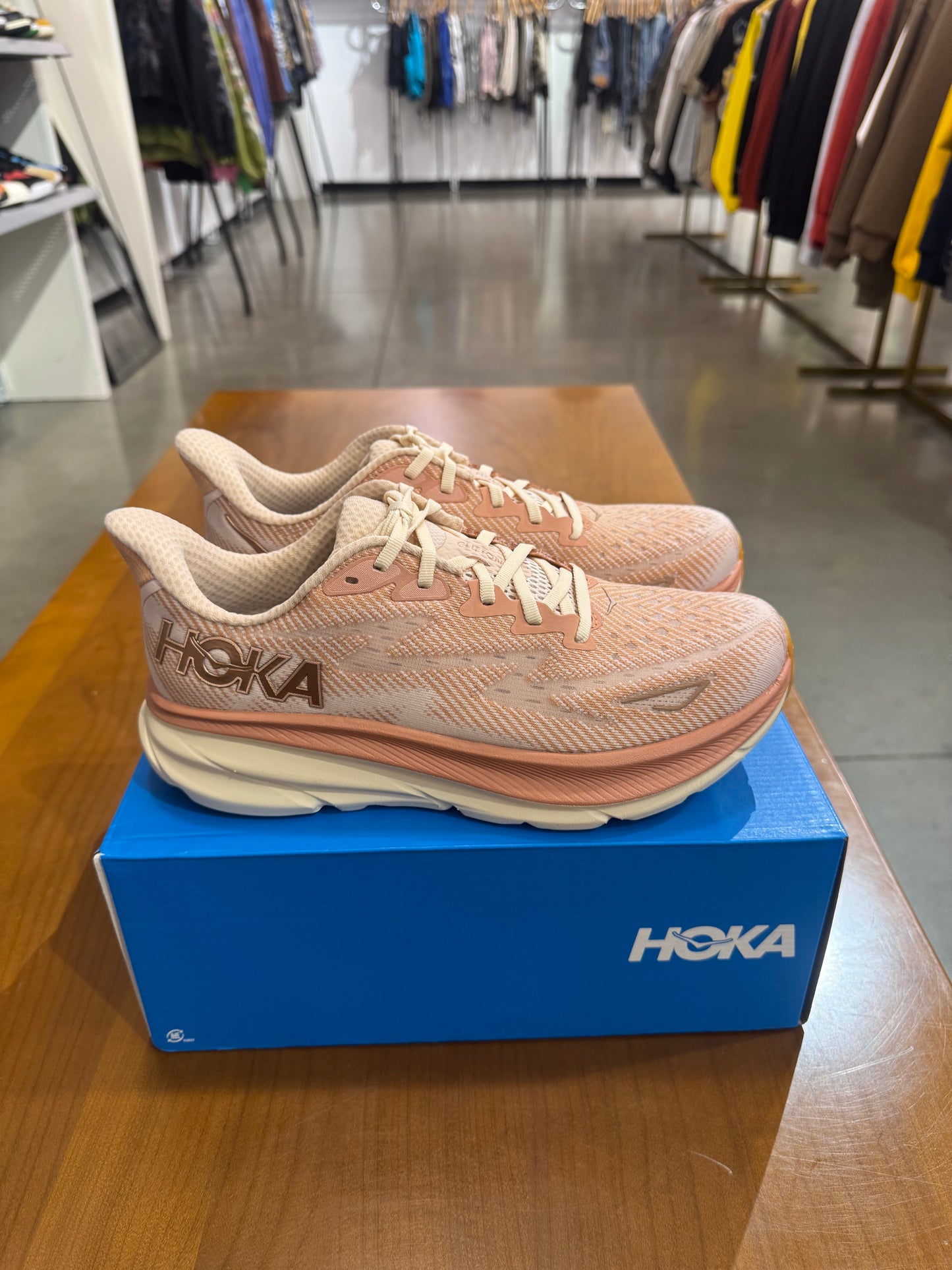 HOKA One One Clifton 9 Sandstone Cream