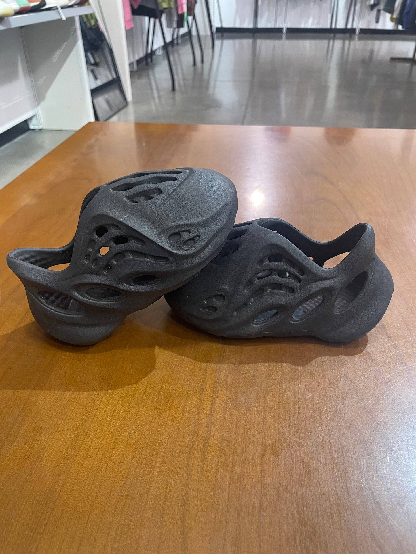 Preowned Yeezy Foam Runner Onyx