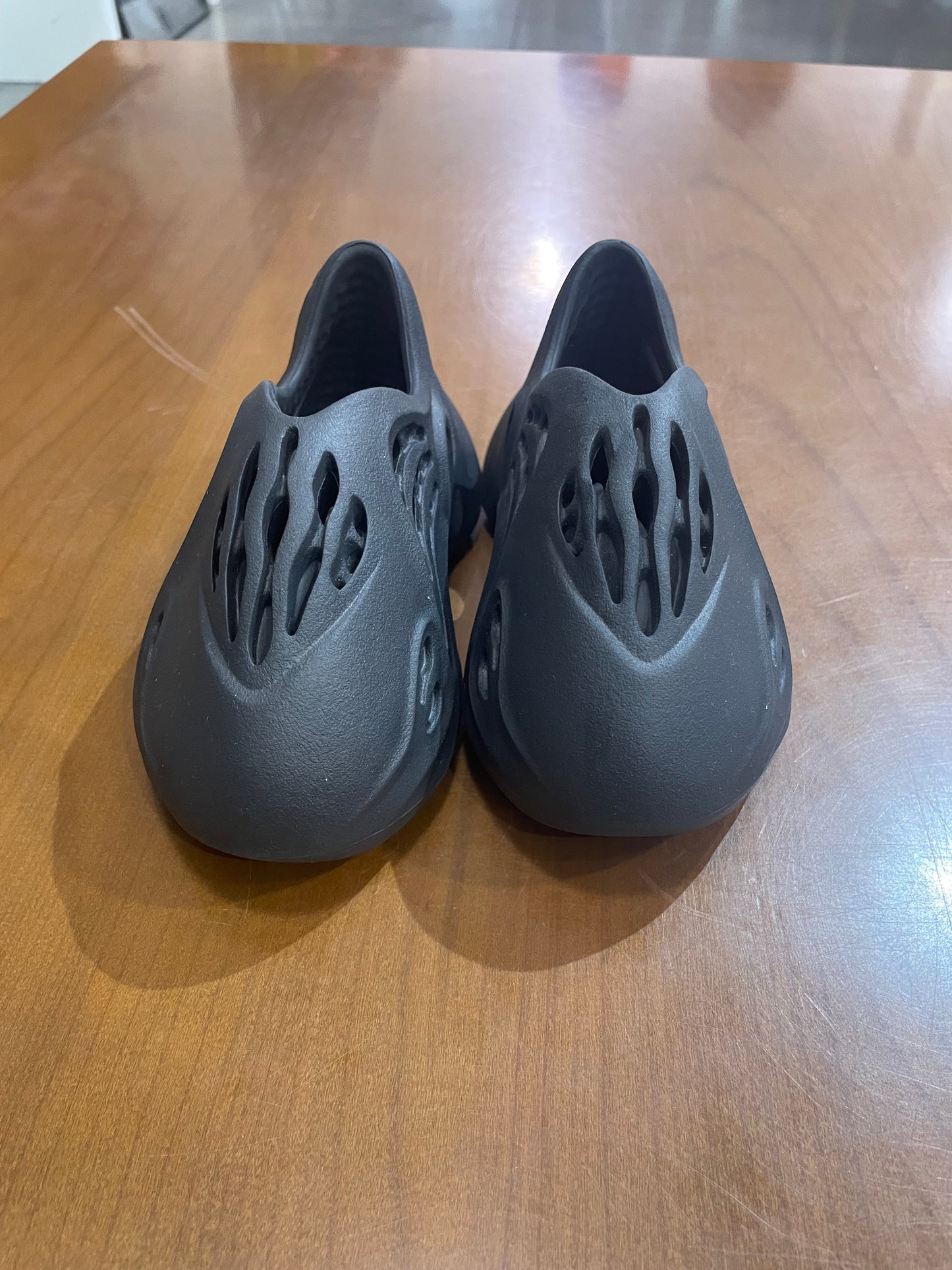 Preowned Yeezy Foam Runner Onyx