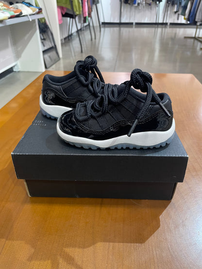 Preowned Air Jordan 11 Low Space Jam