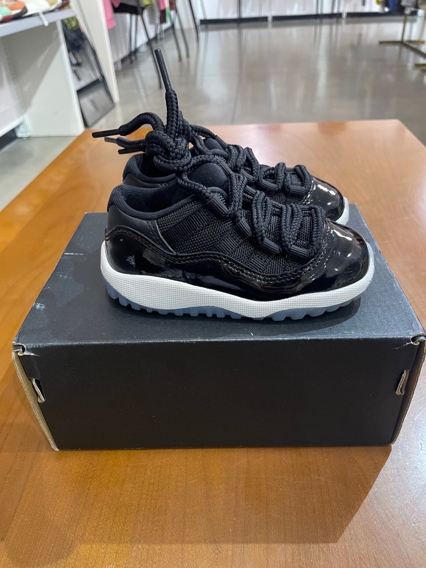 Preowned Air Jordan 11 Low Space Jam