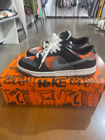 Preowned Nike Dunk Low Graffiti