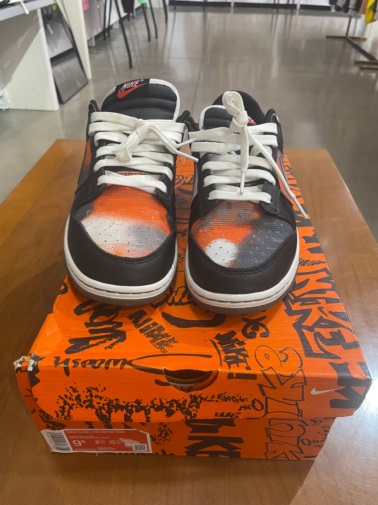 Preowned Nike Dunk Low Graffiti