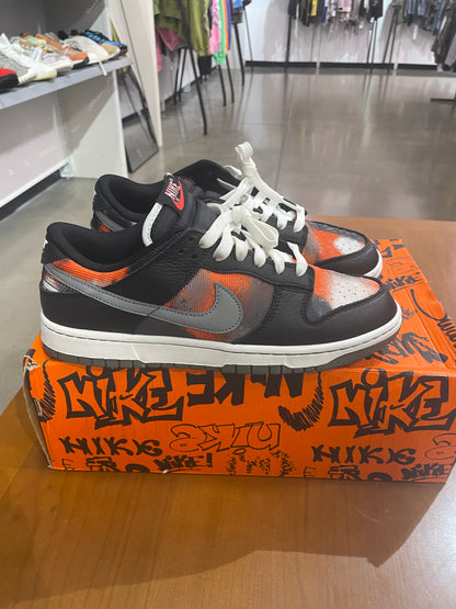 Preowned Nike Dunk Low Graffiti