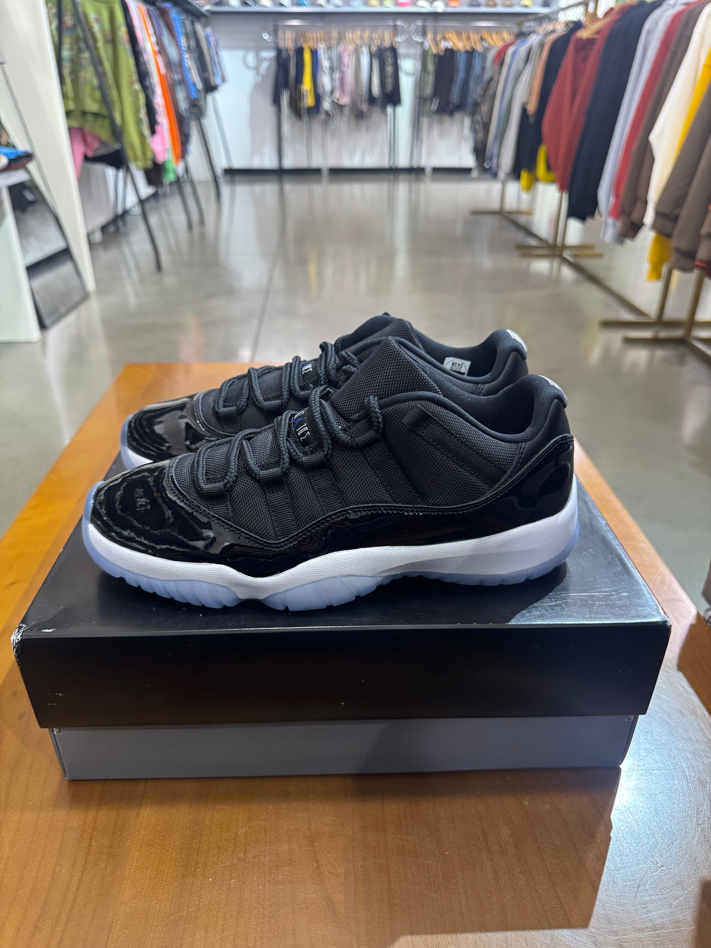 Air Jordan 11 Low Space Jam