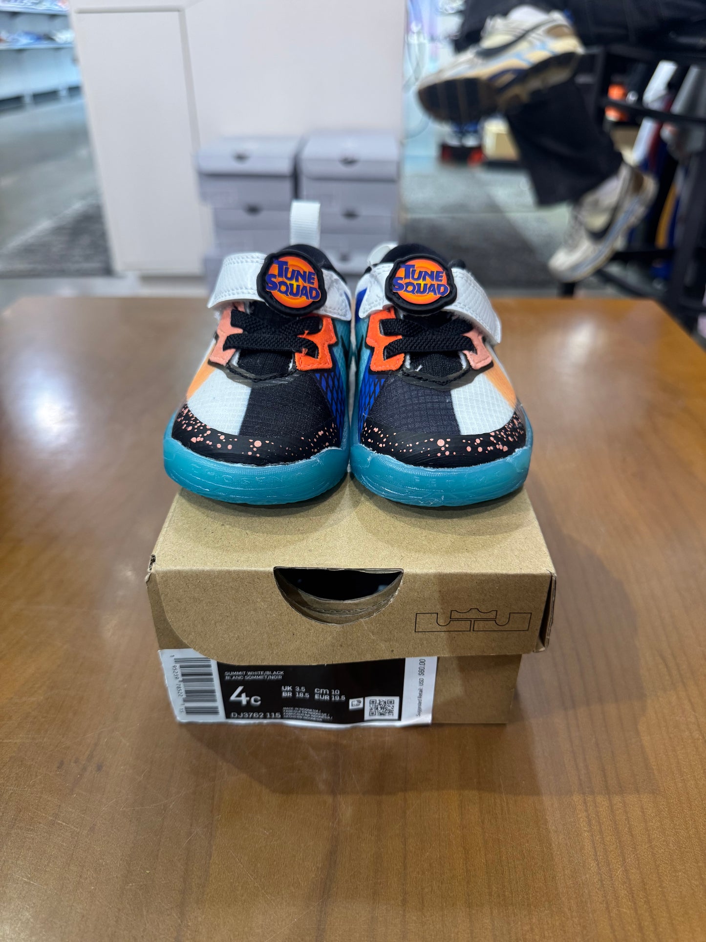 Nike LeBron 18 Low Summit White Space Jam
