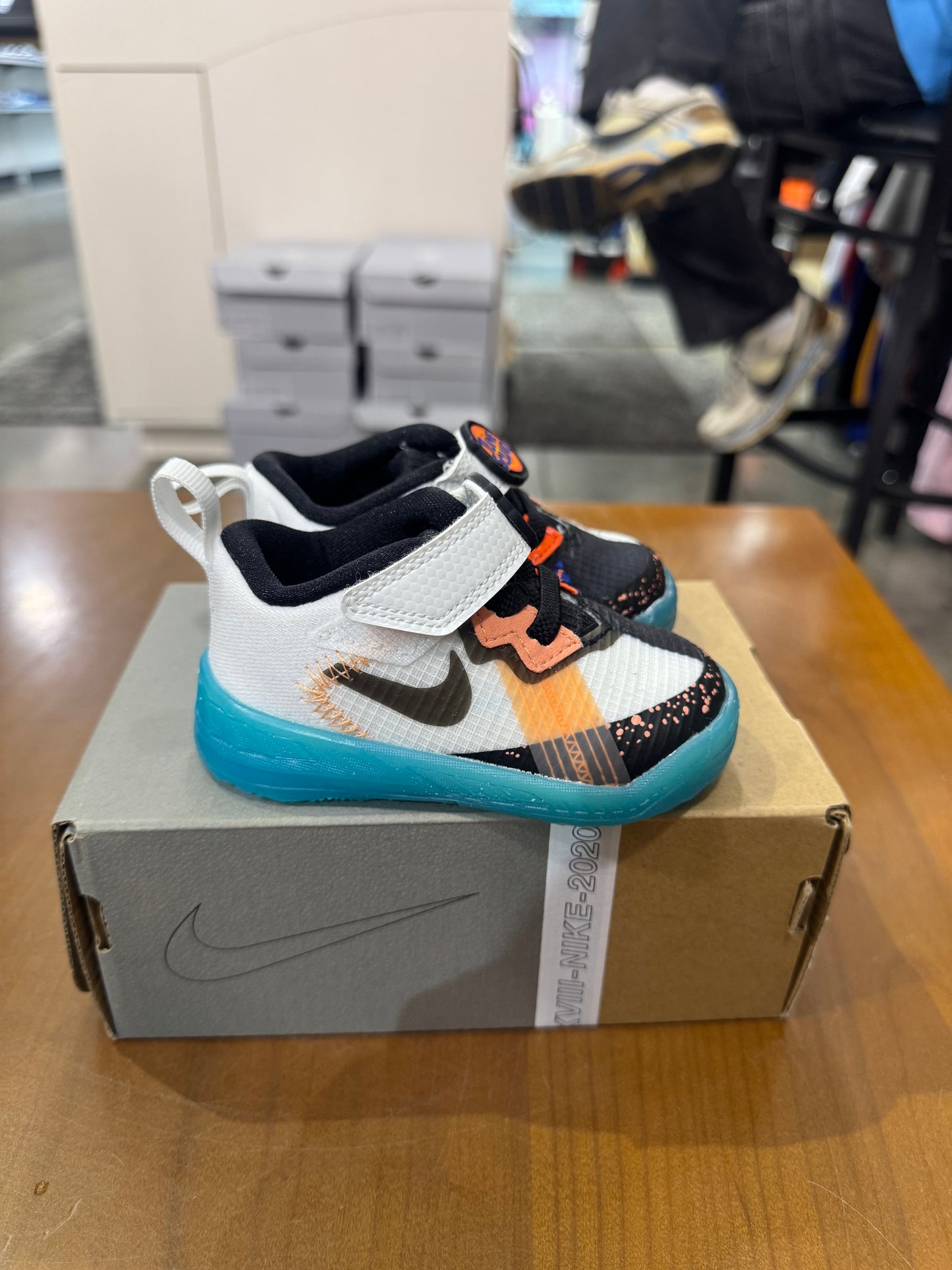 Nike LeBron 18 Low Summit White Space Jam