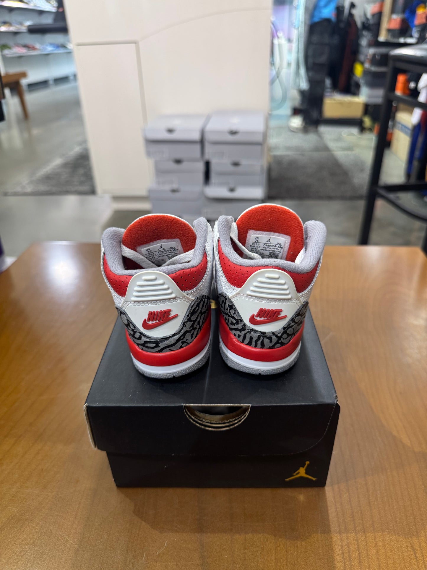 Preowned Jordan 3 Fire Red