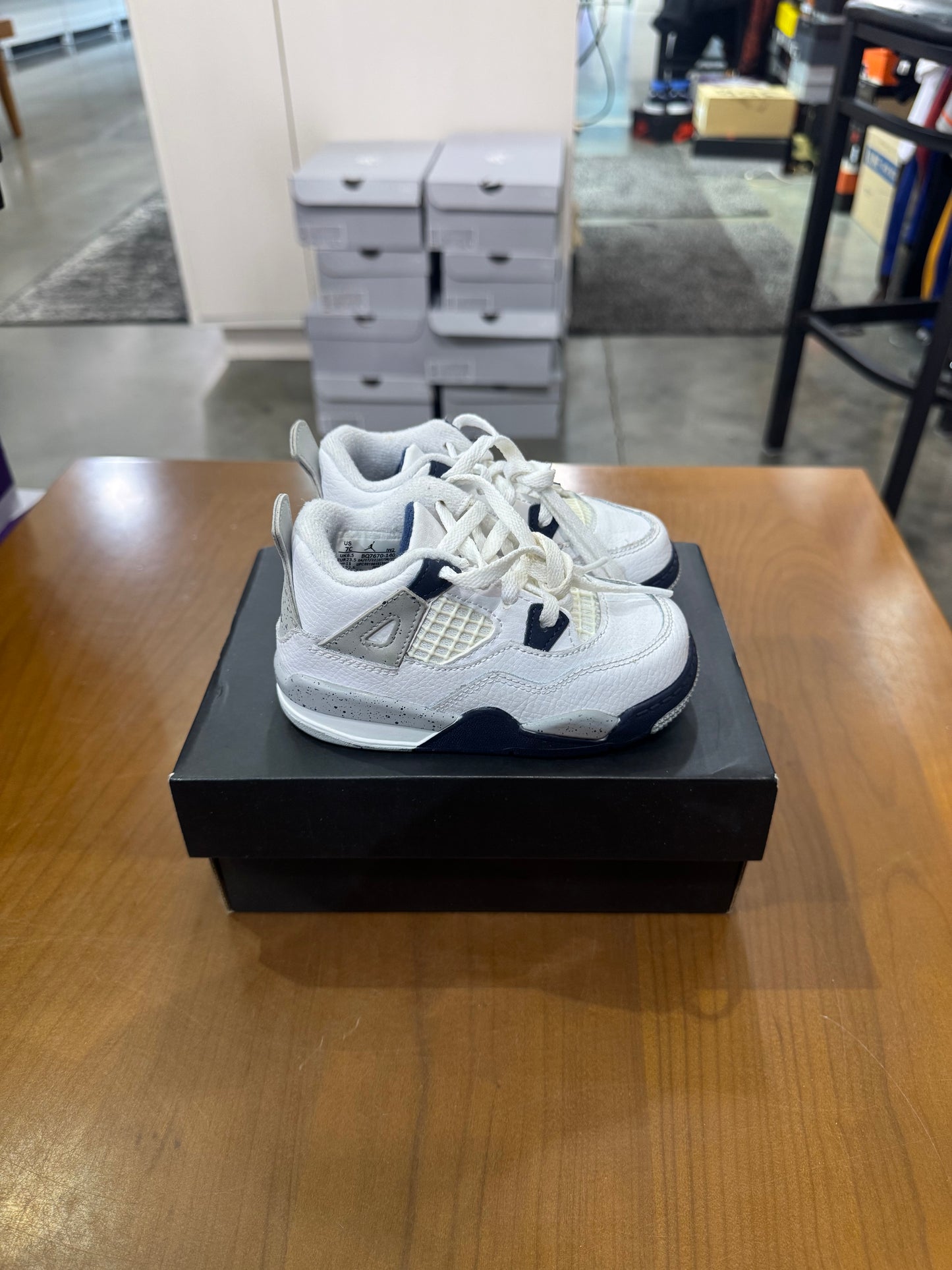 Preowned Air Jordan 4 Midnight Navy