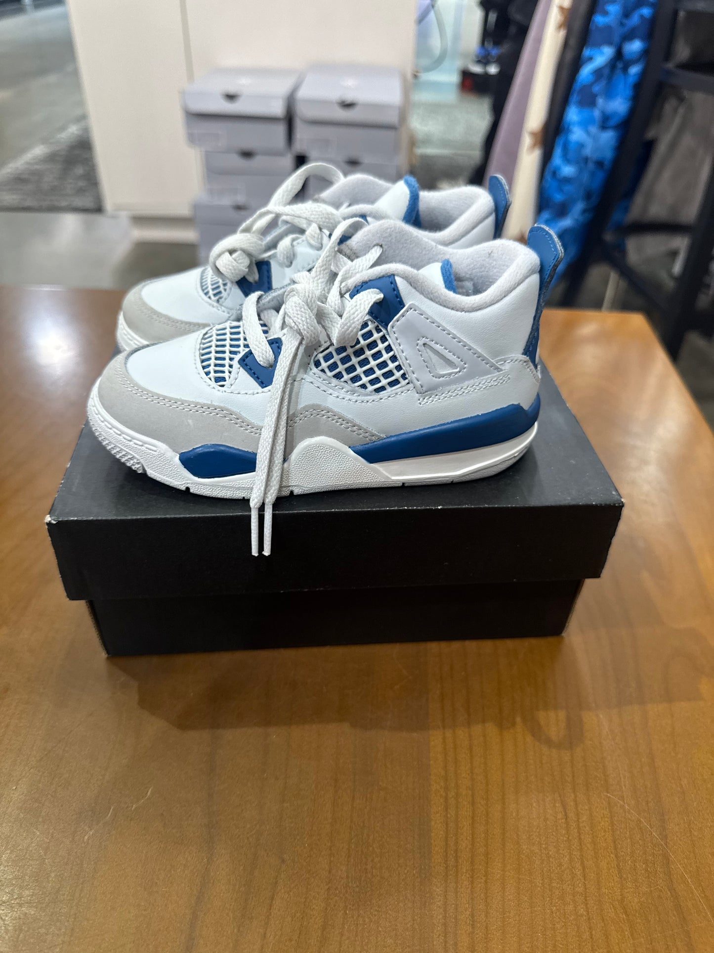 Preowned Air Jordan 4 Military Blue