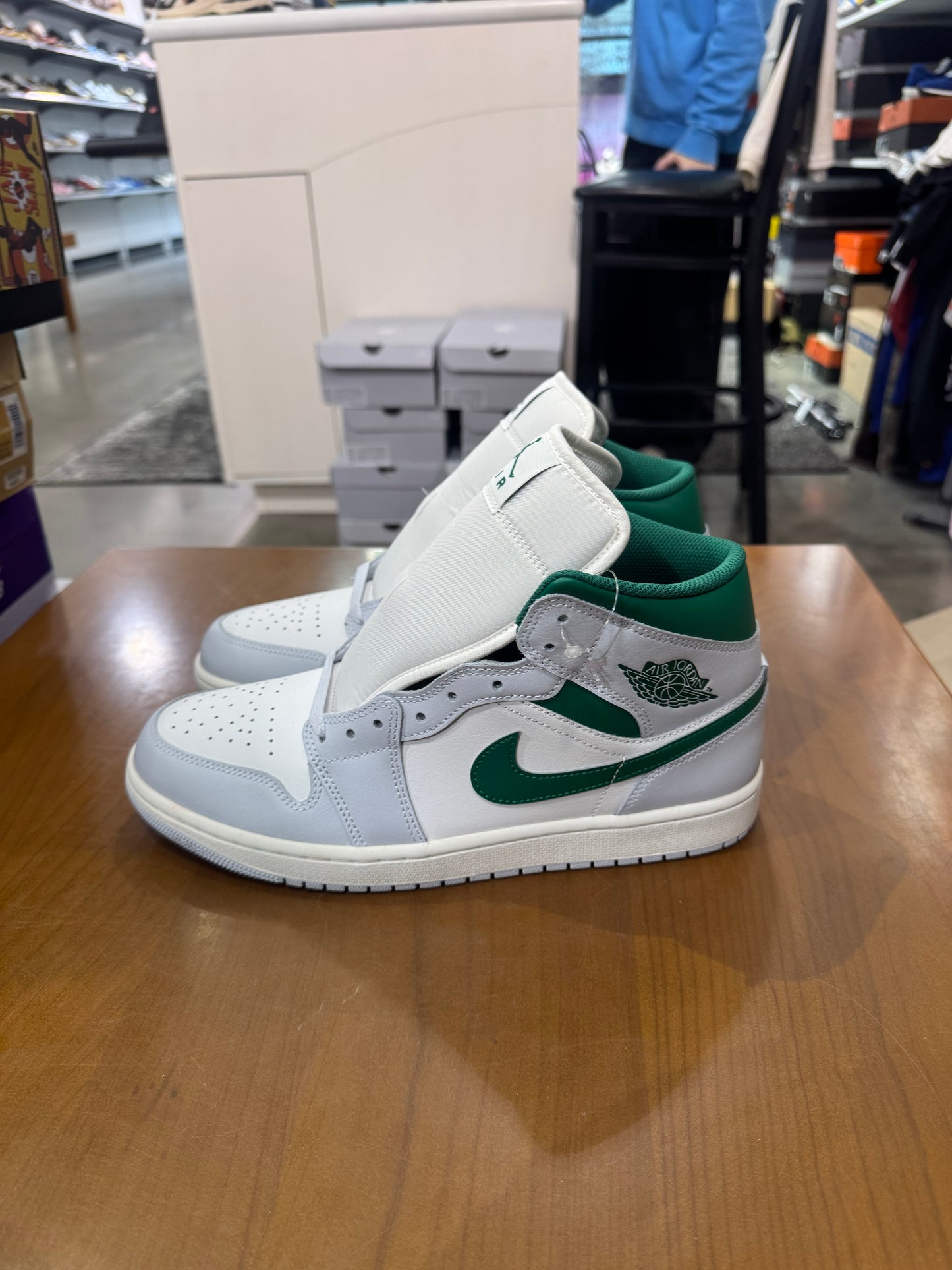 Air Jordan 1 Mid White Pure Platinum Pine Green