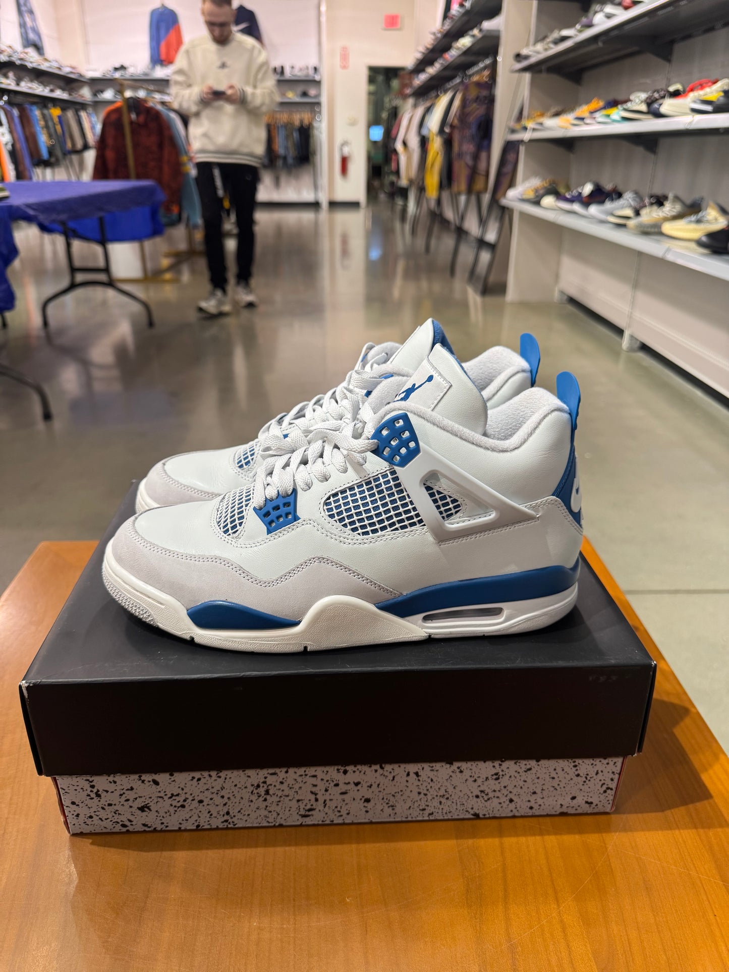 Preowned Air Jordan 4 Military Blue