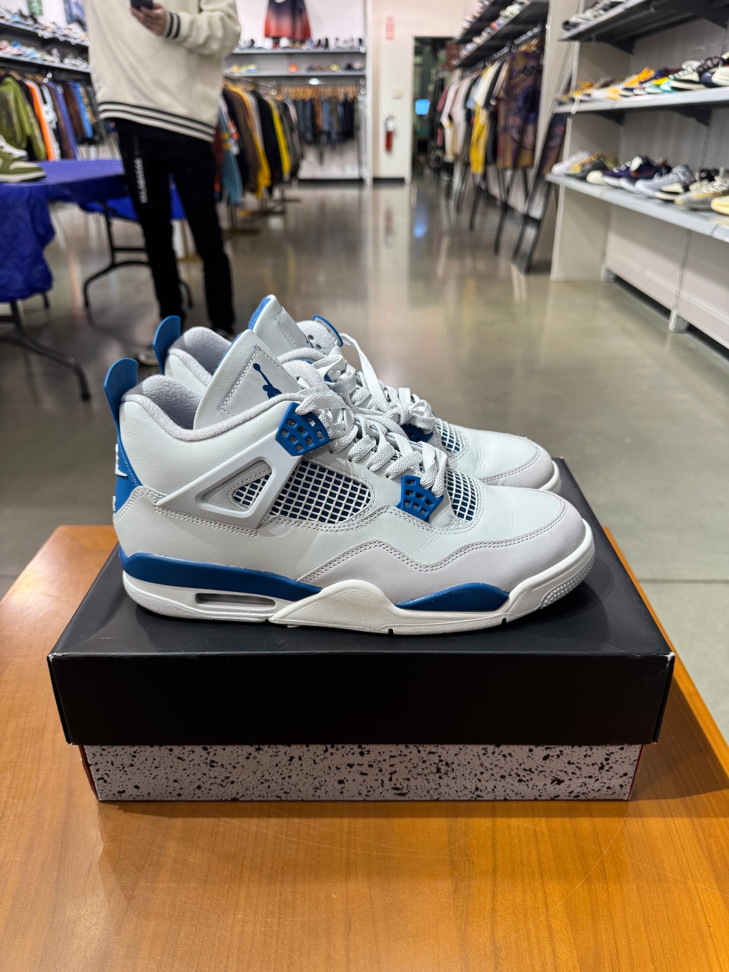 Preowned Air Jordan 4 Military Blue