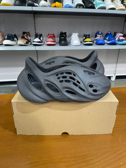 Preowned Yeezy Foam Runner Onyx