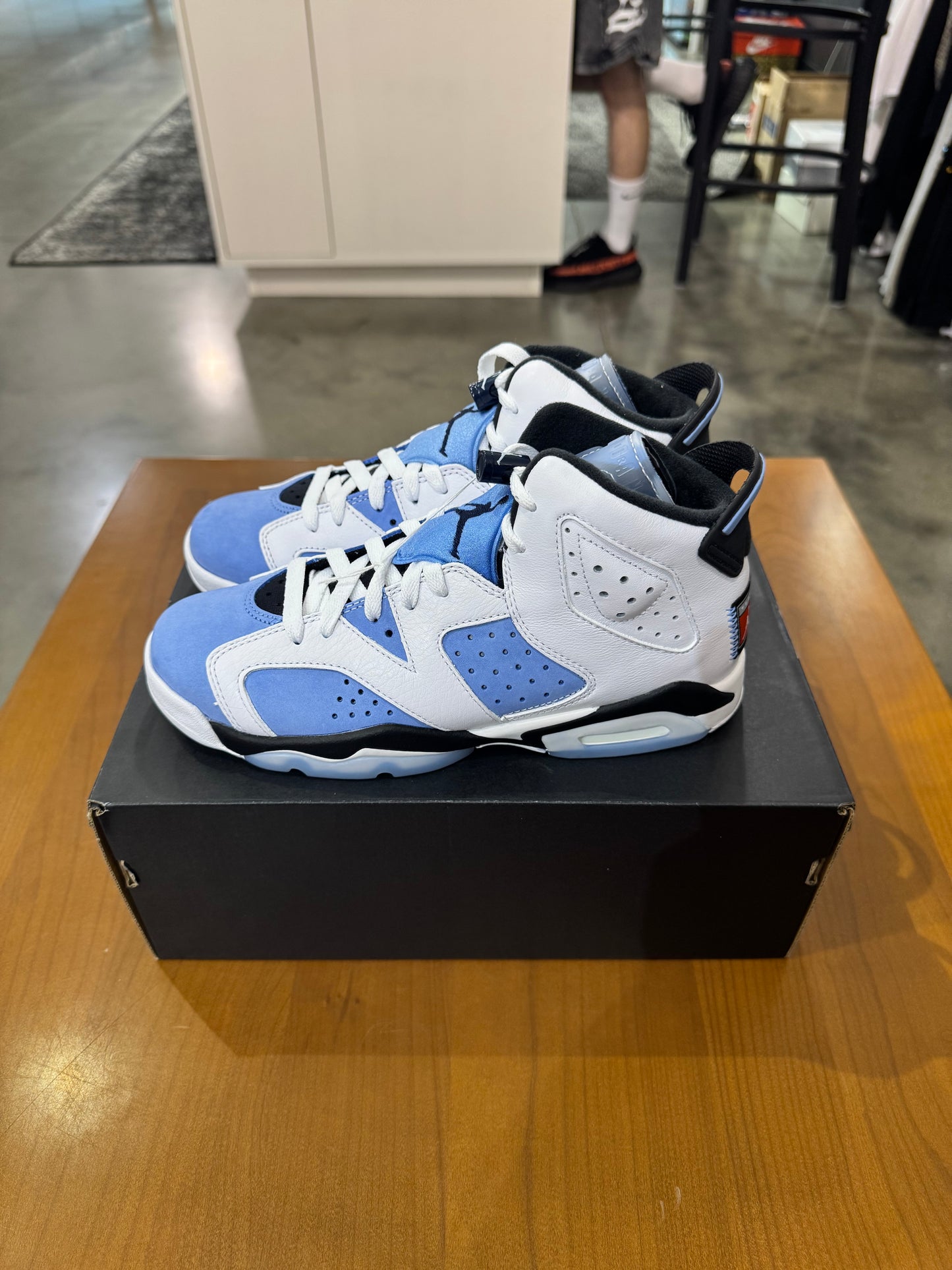 Air Jordan 6 UNC