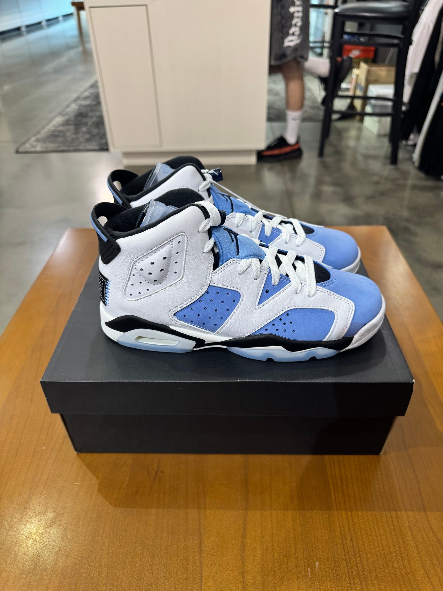 Air Jordan 6 UNC