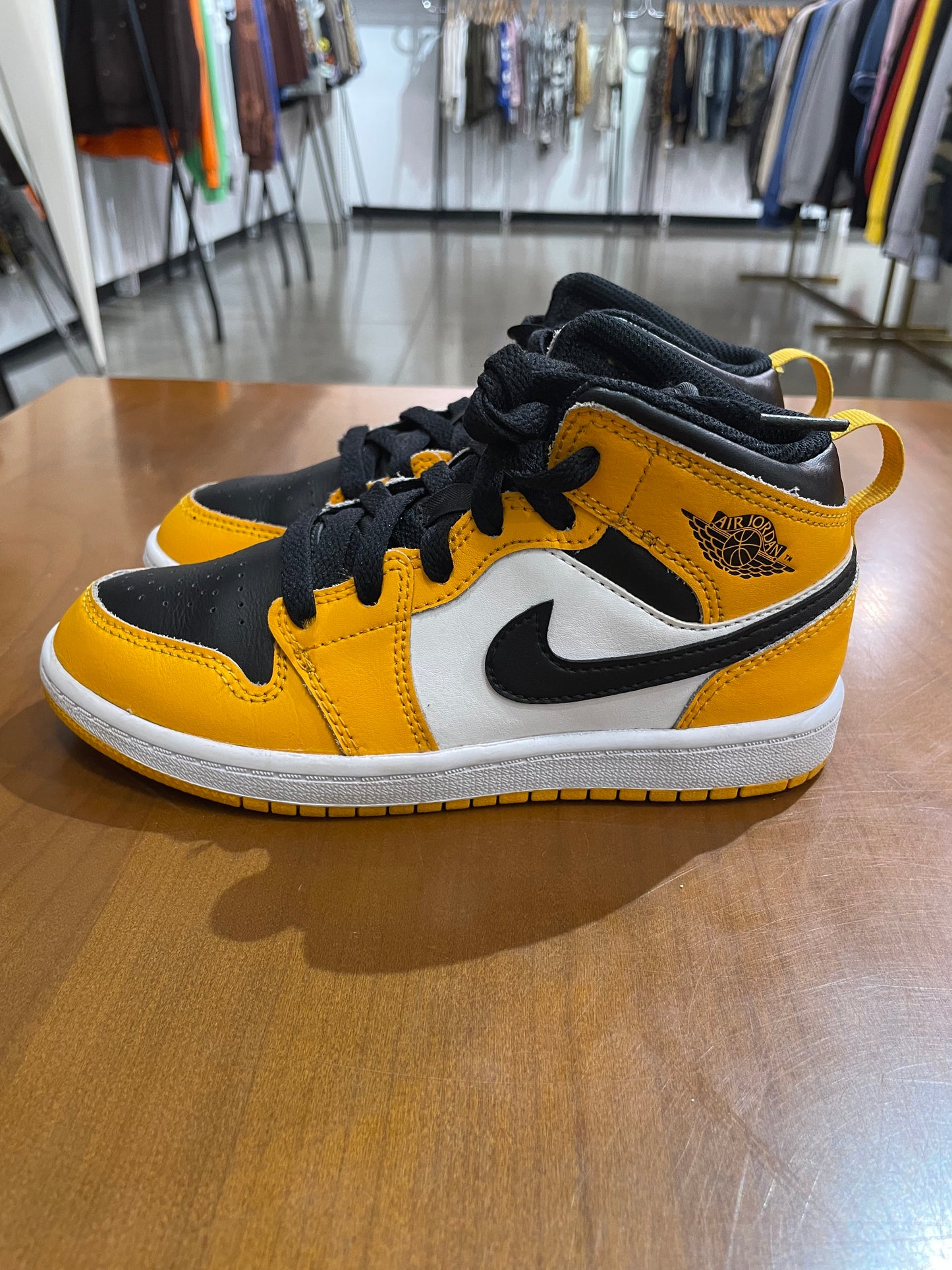Preowned Air Jordan 1 Mid Taxi