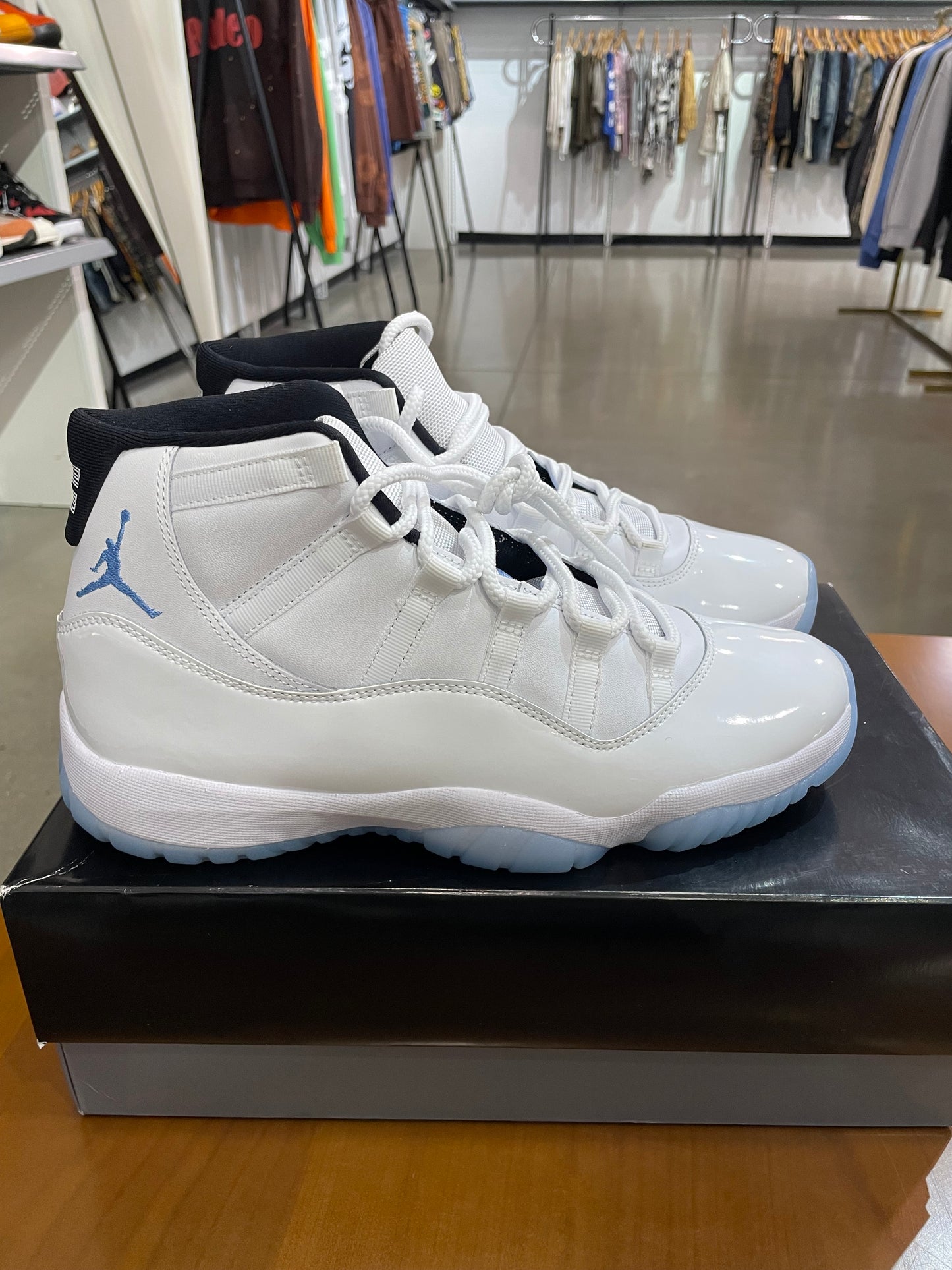 Preowned Air Jordan 11 Legend Blue