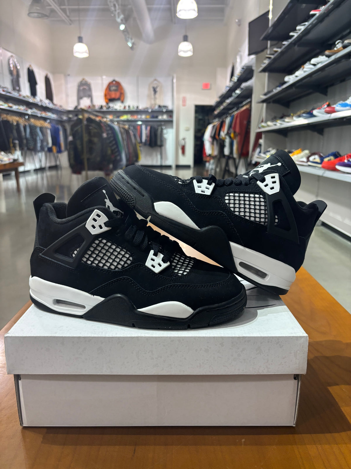 Preowned Air Jordan 4 White Thunder