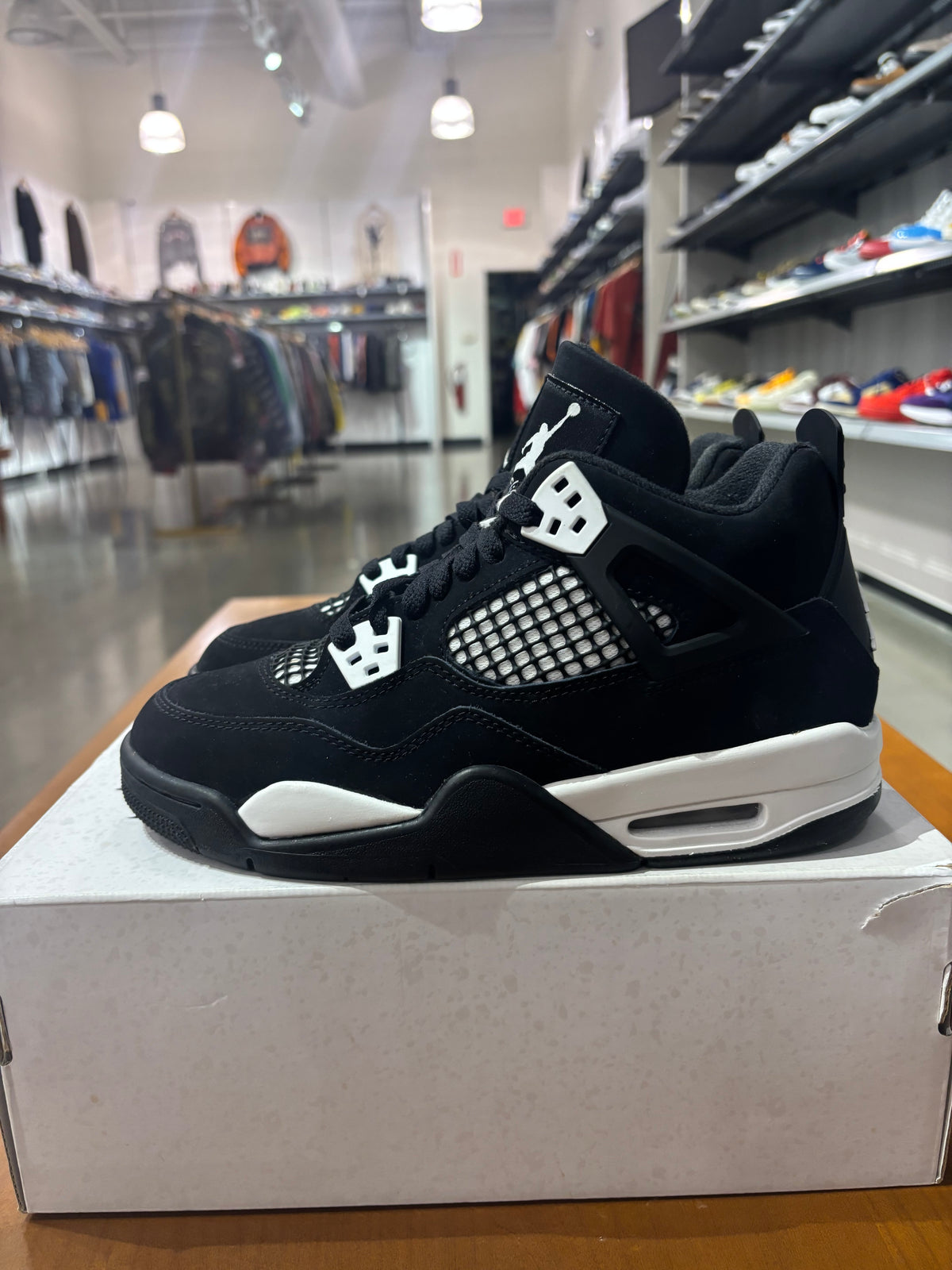Preowned Air Jordan 4 White Thunder