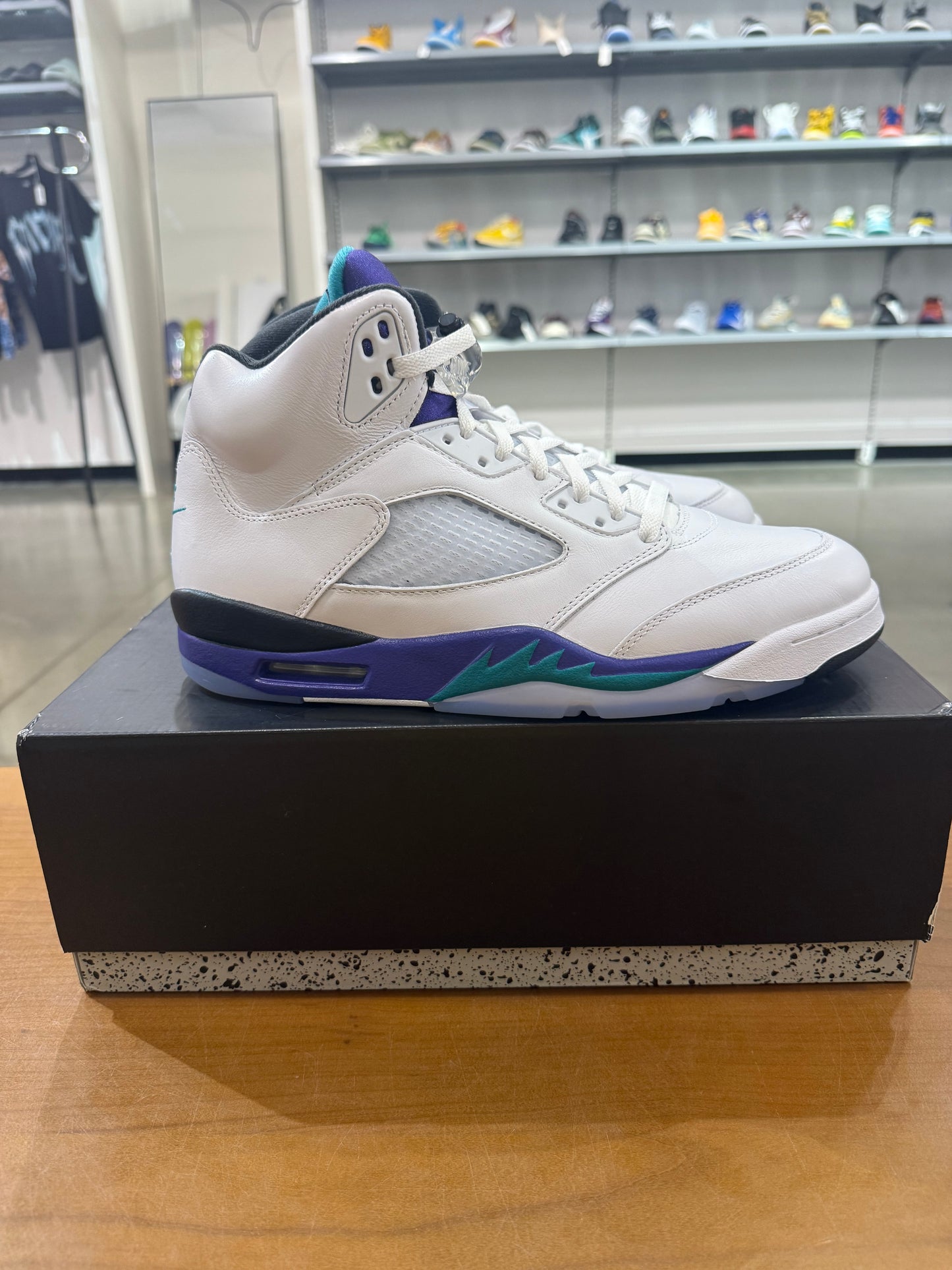 Preowned Air Jordan 5 Grape